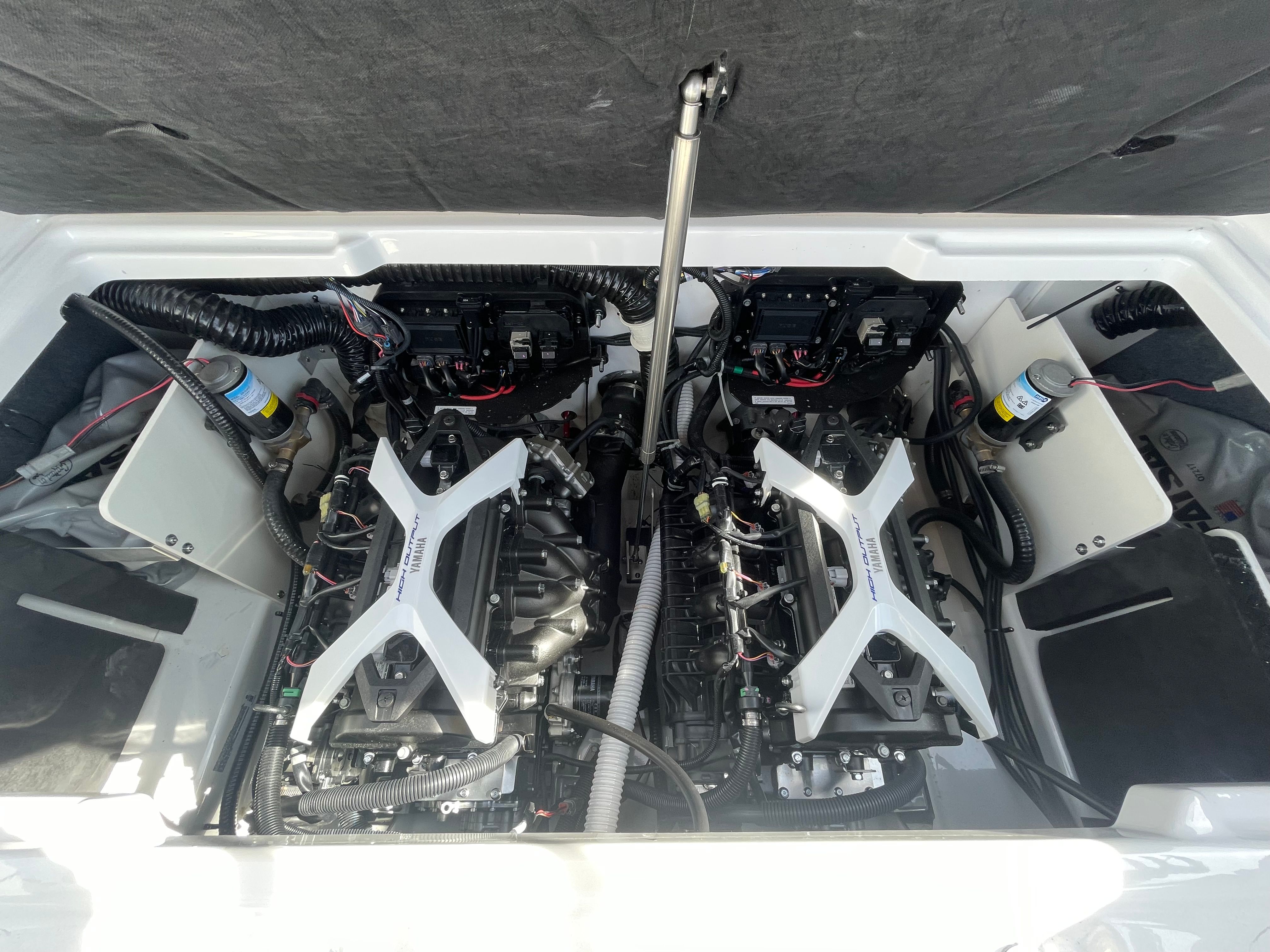 2025 Yamaha 252 XE — photo 9 view