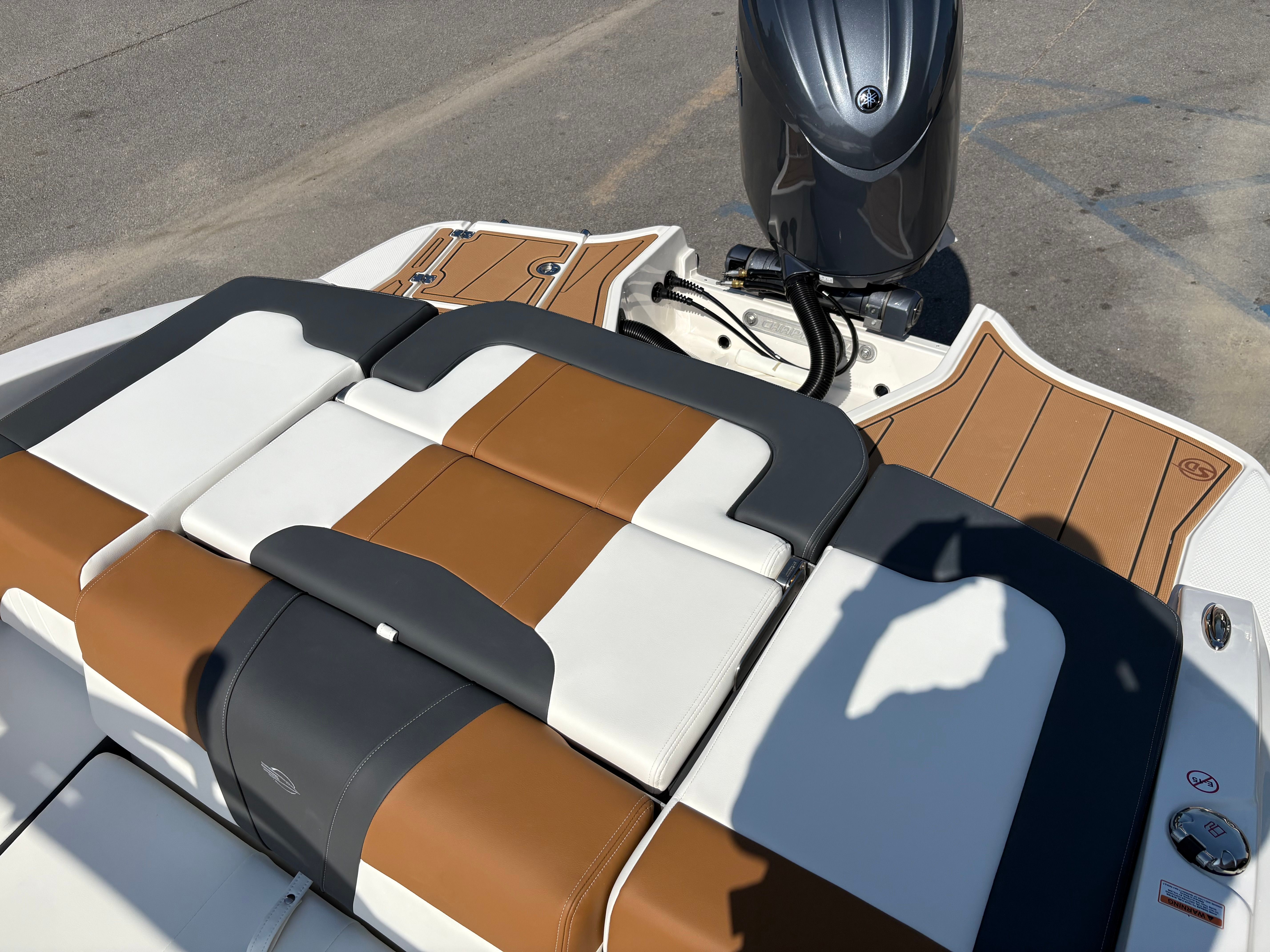 2025 Chaparral 21 SSI OB - Photo 11