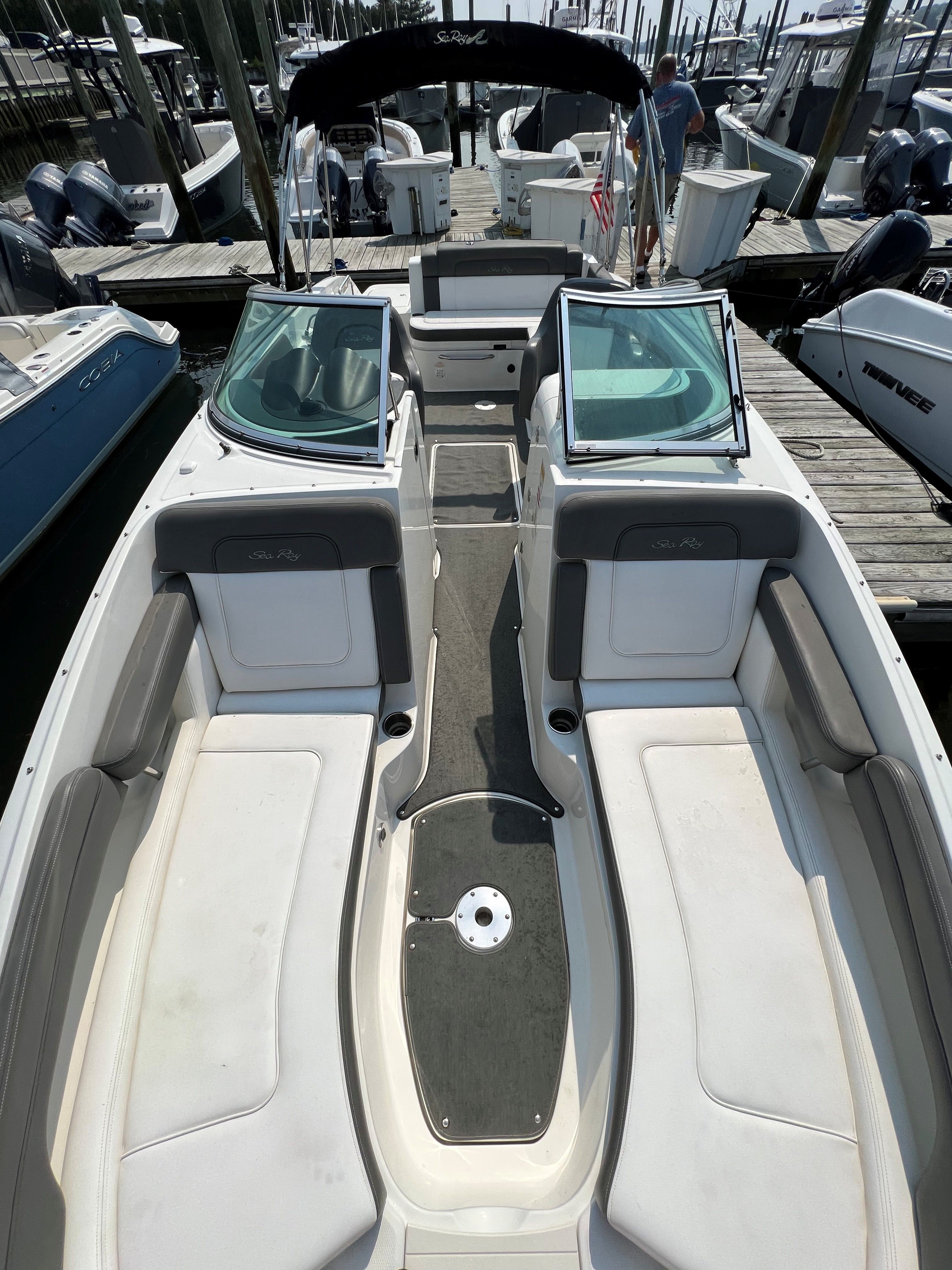 2011 Sea Ray Sundeck 260 - Photo 9