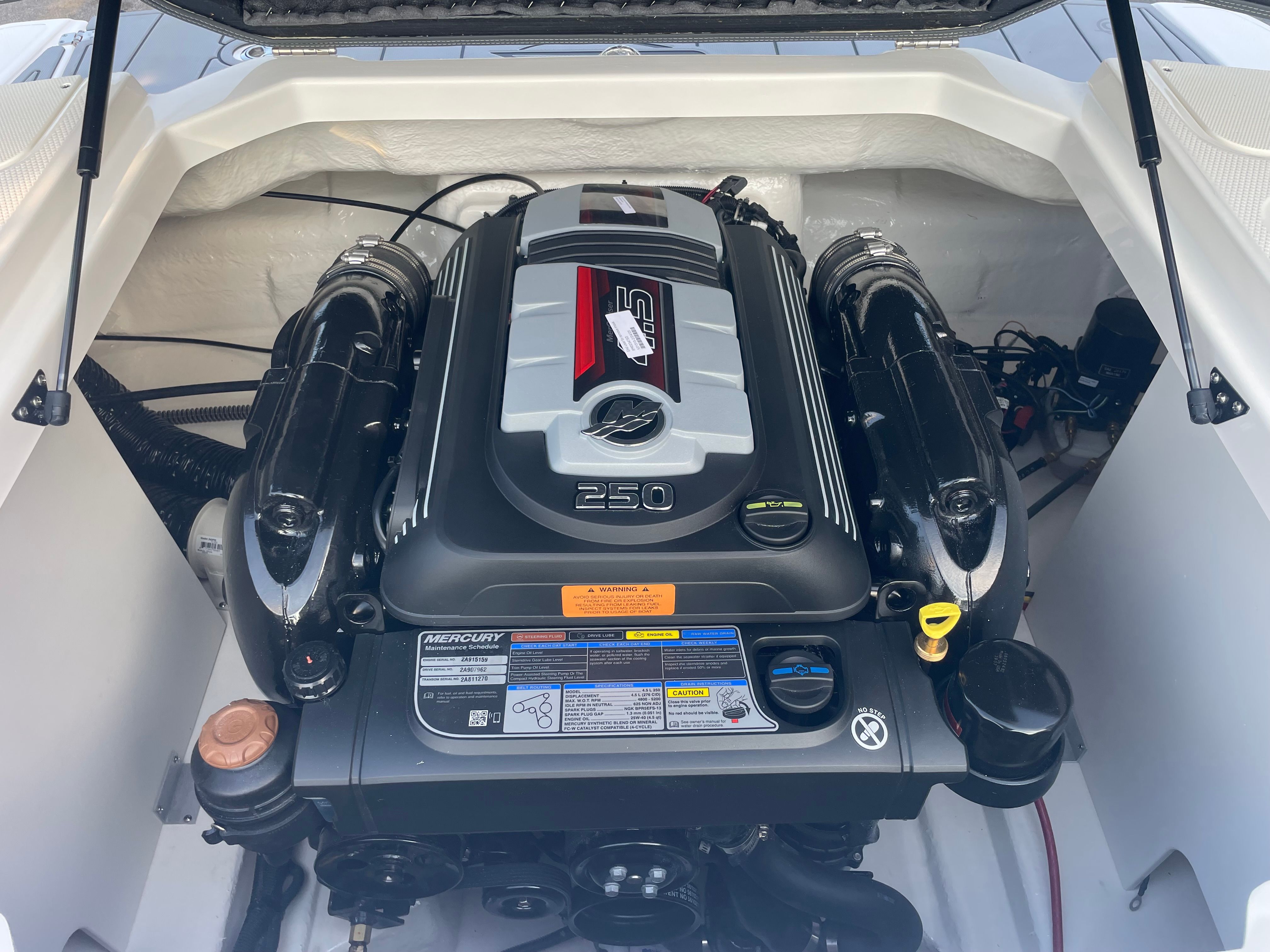 2025 Chaparral 23 SSI - Photo 12