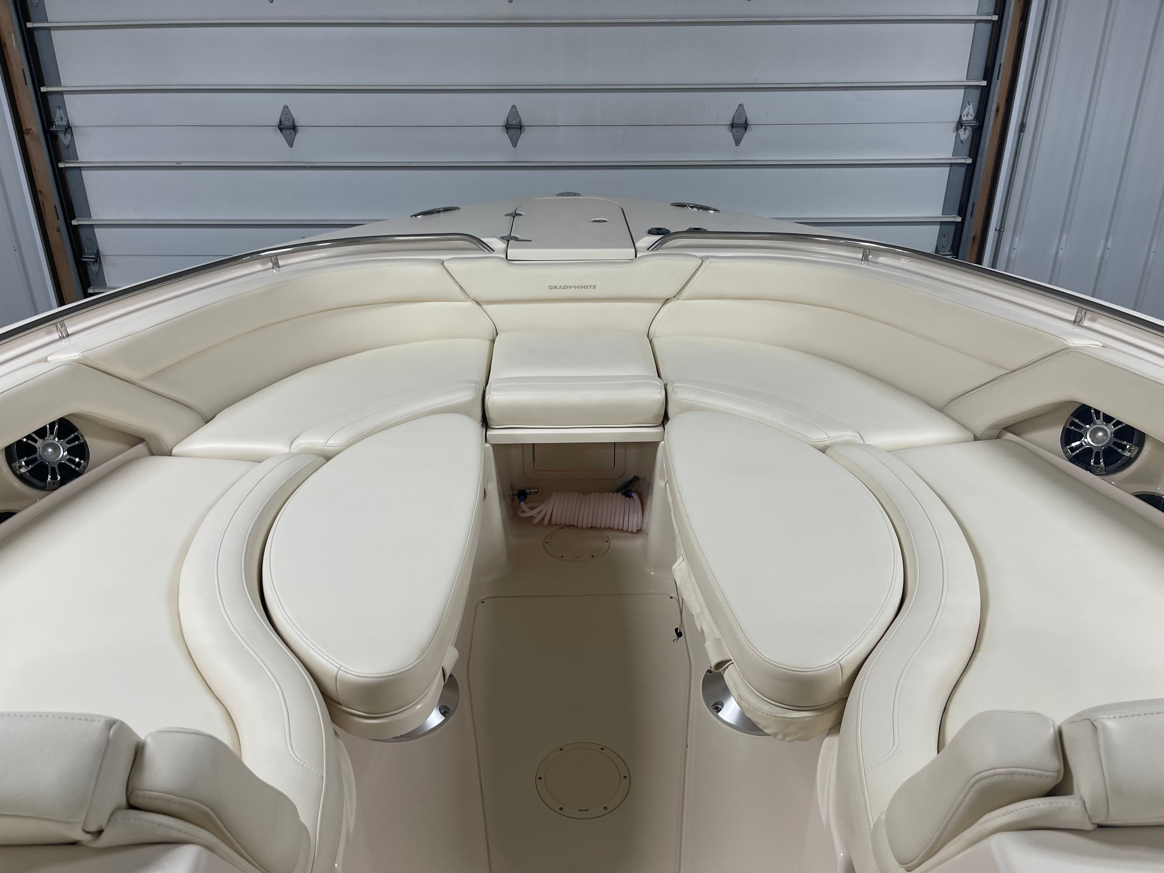 2020 Grady white Freedom 375 — photo 7 view