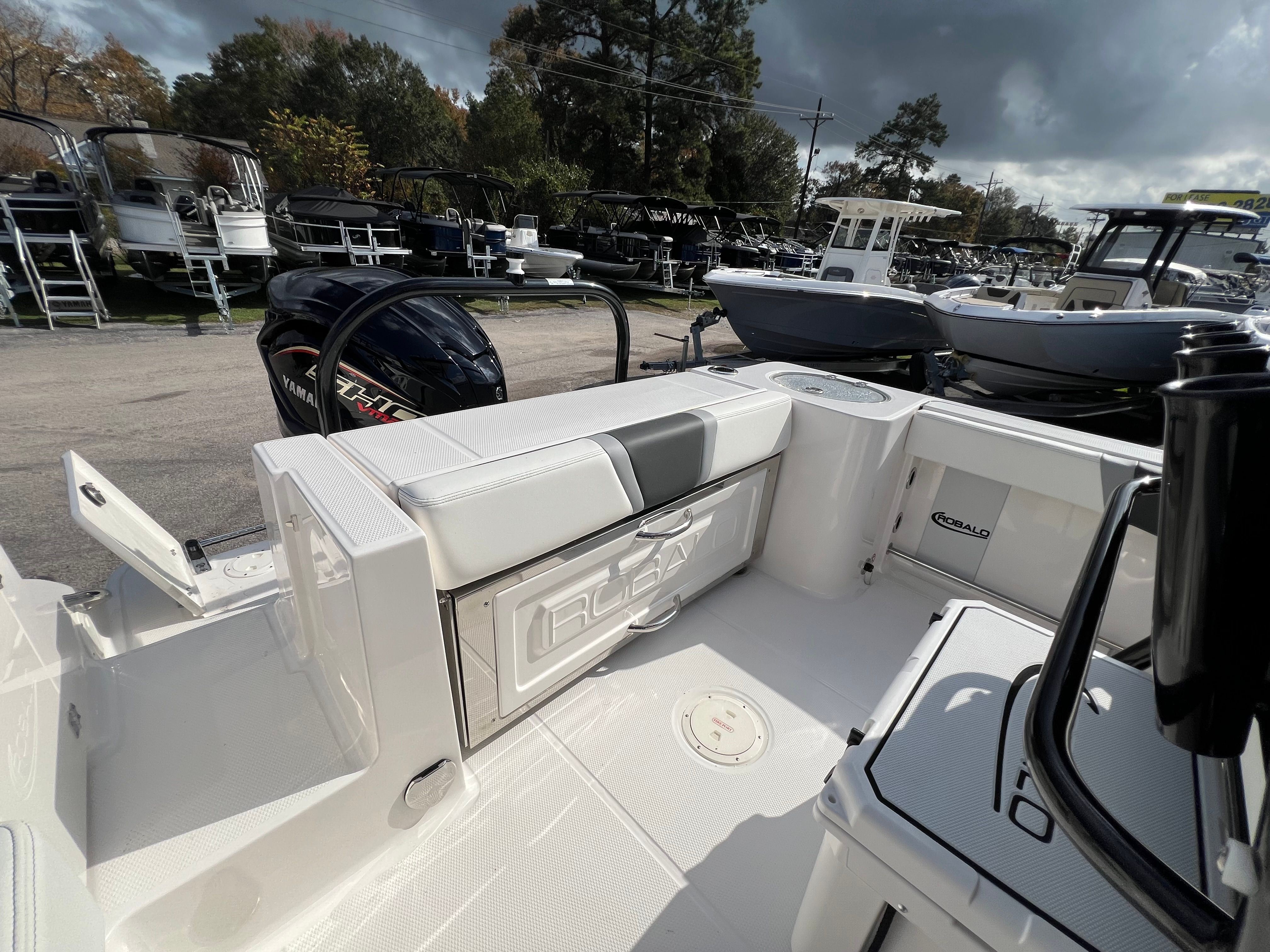 2025 Robalo 230 CC - Photo 19