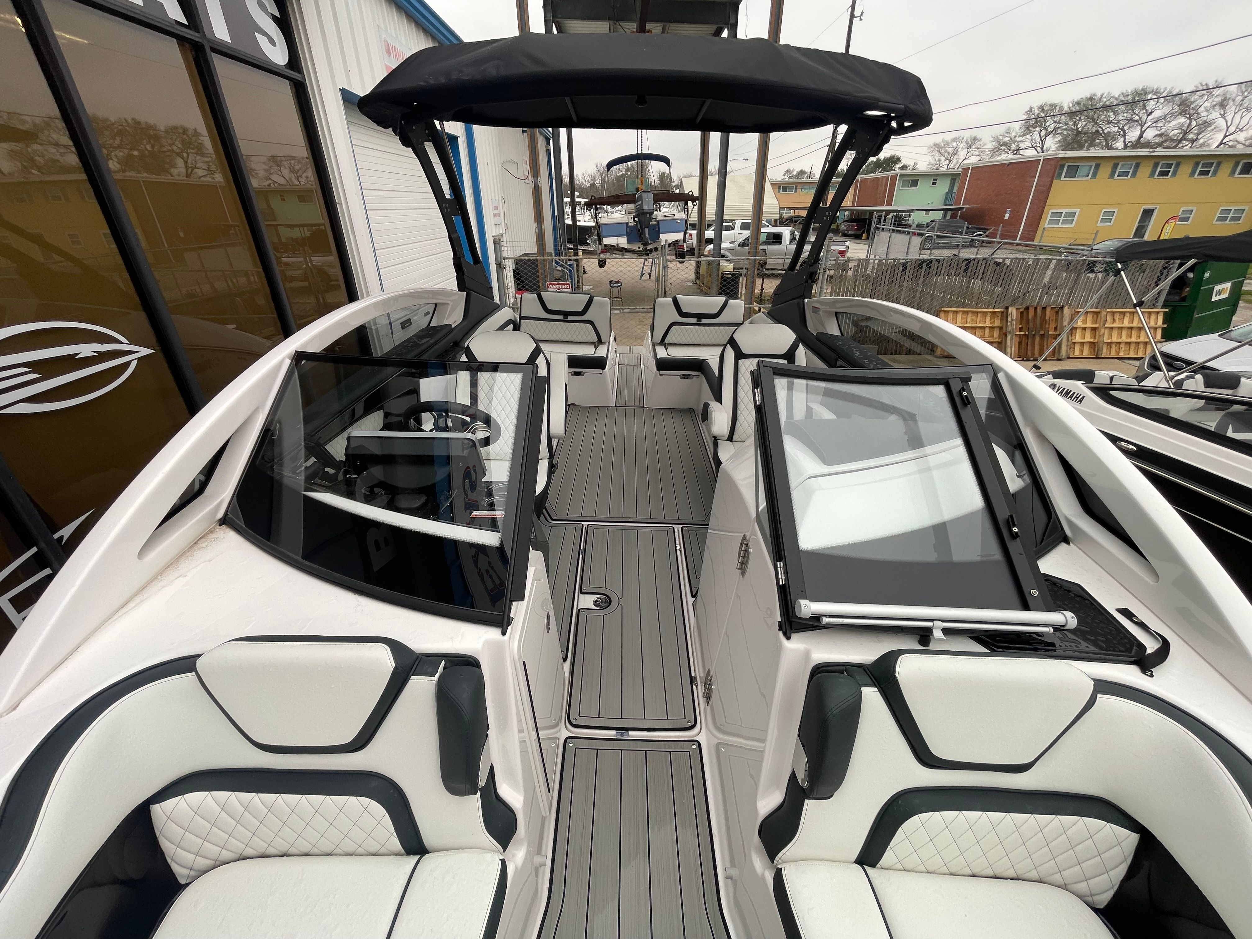 2025 Yamaha 275 SE — photo 13 view