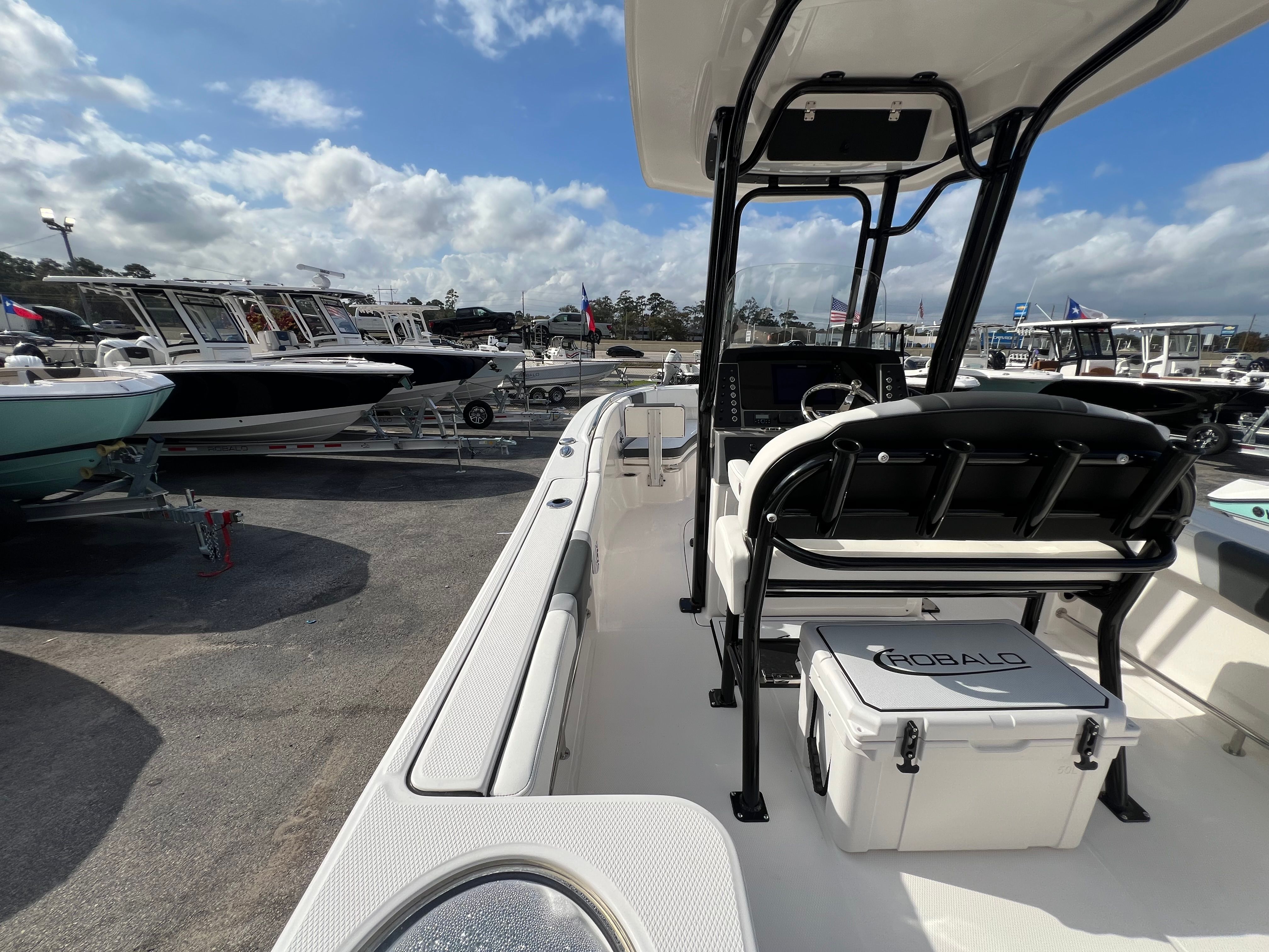2025 Robalo 230 CC - Photo 18