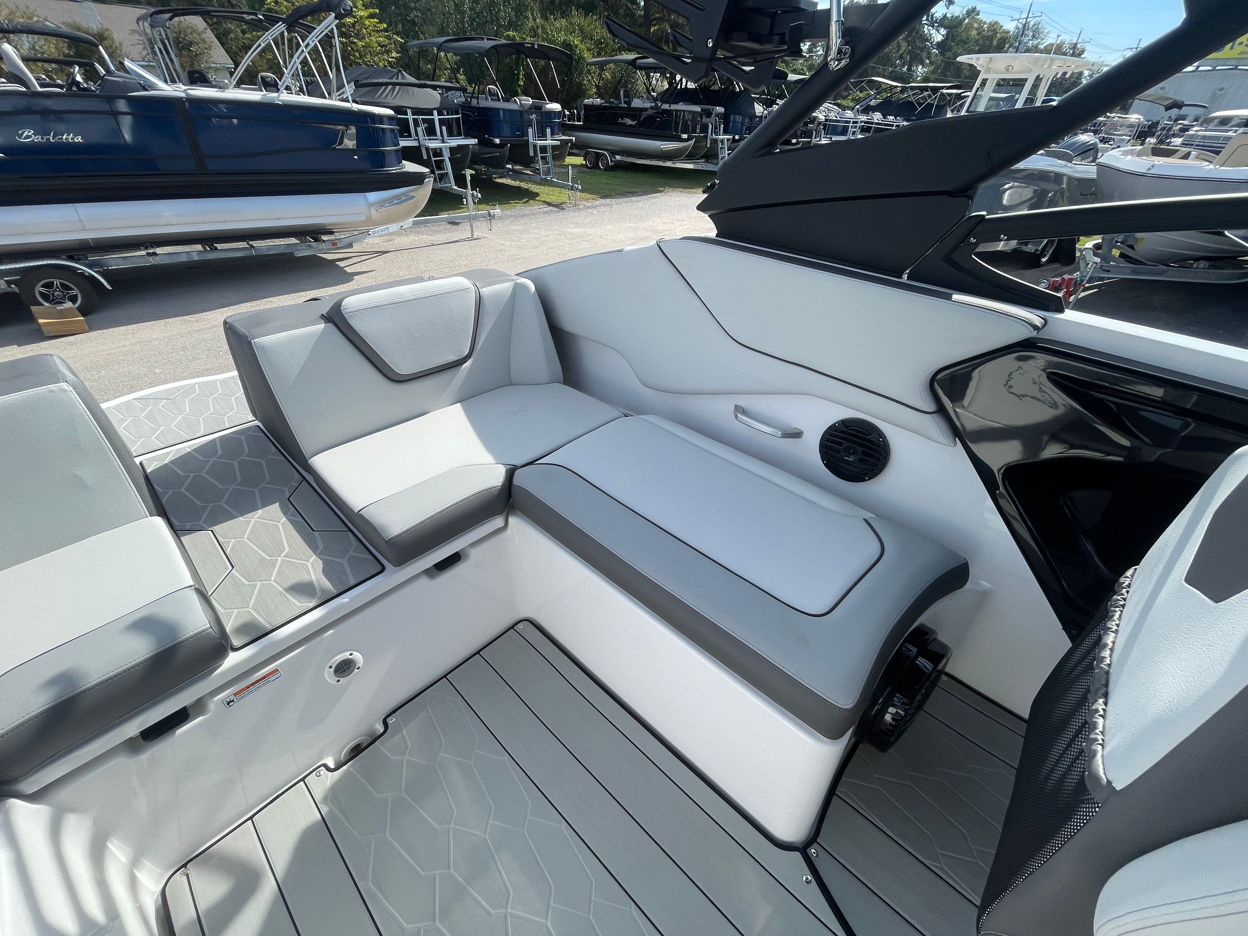 2025 Yamaha 252 XE - Photo 16