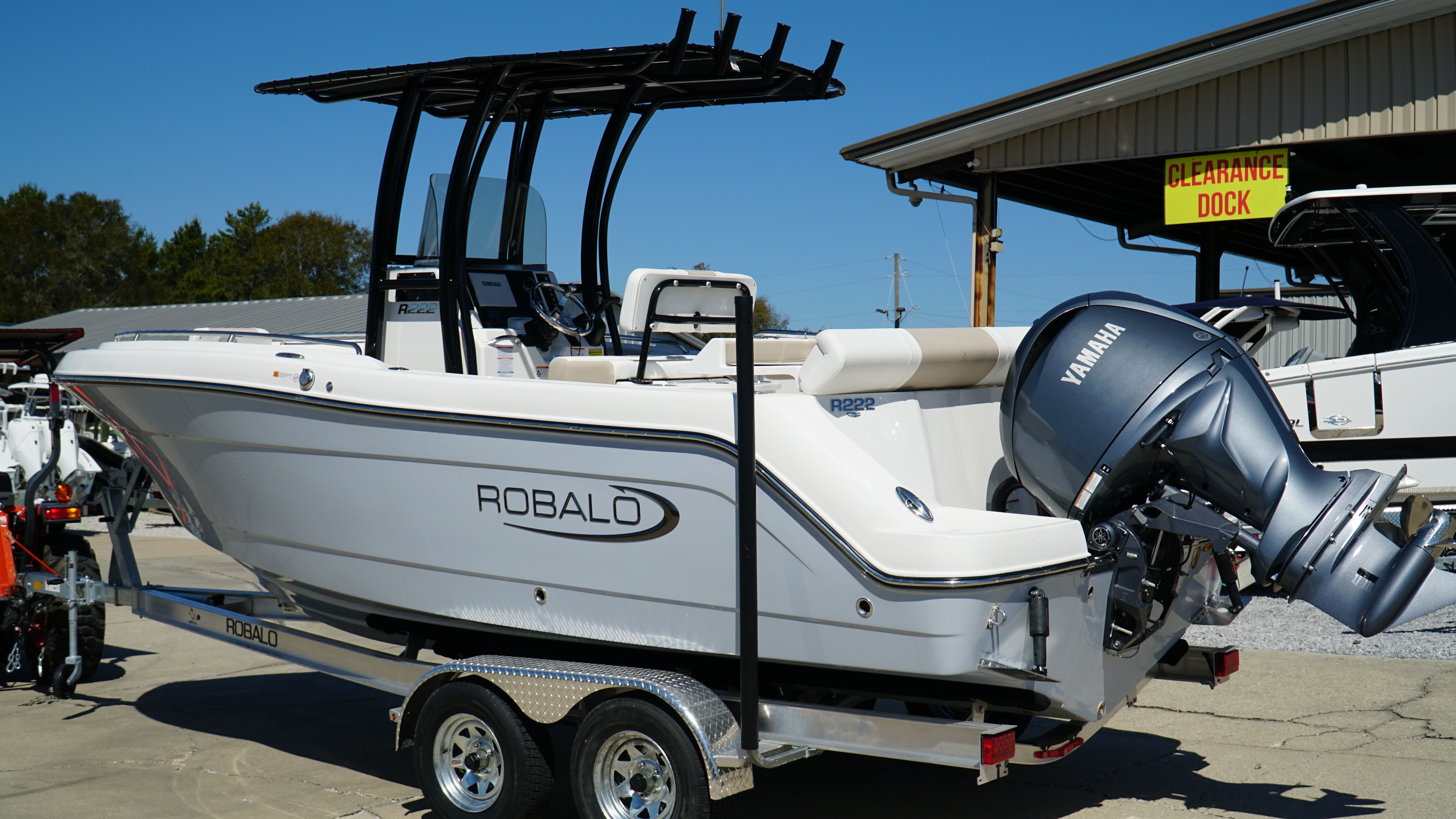 2025 Robalo 222 CC - Photo 3