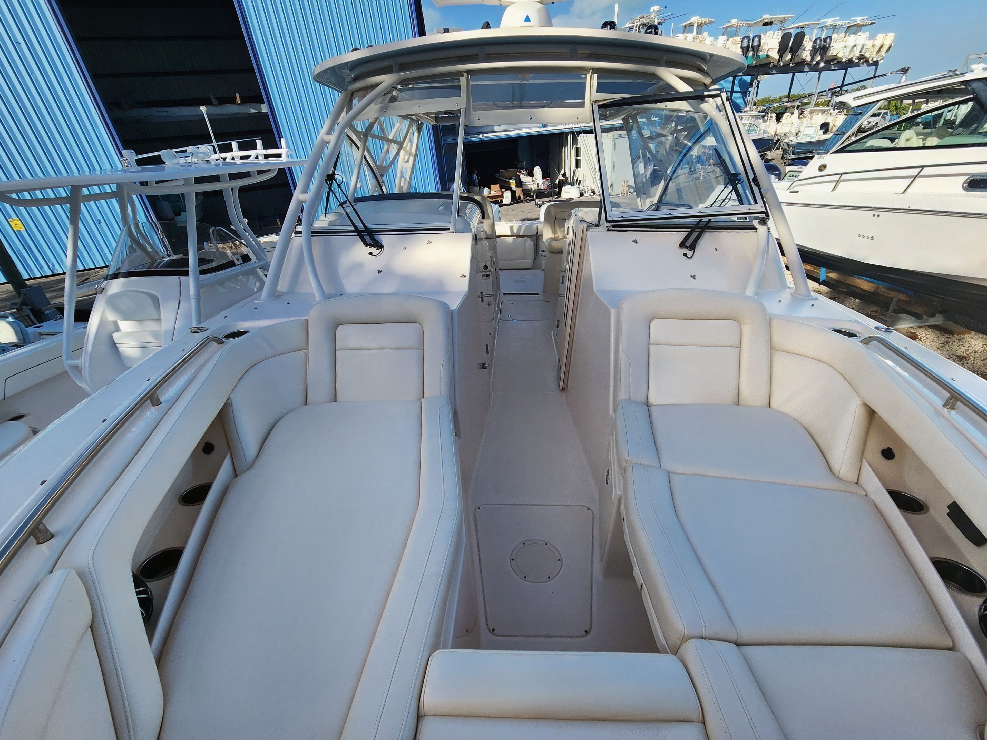 2021 Grady white Freedom 335 — photo 7 view
