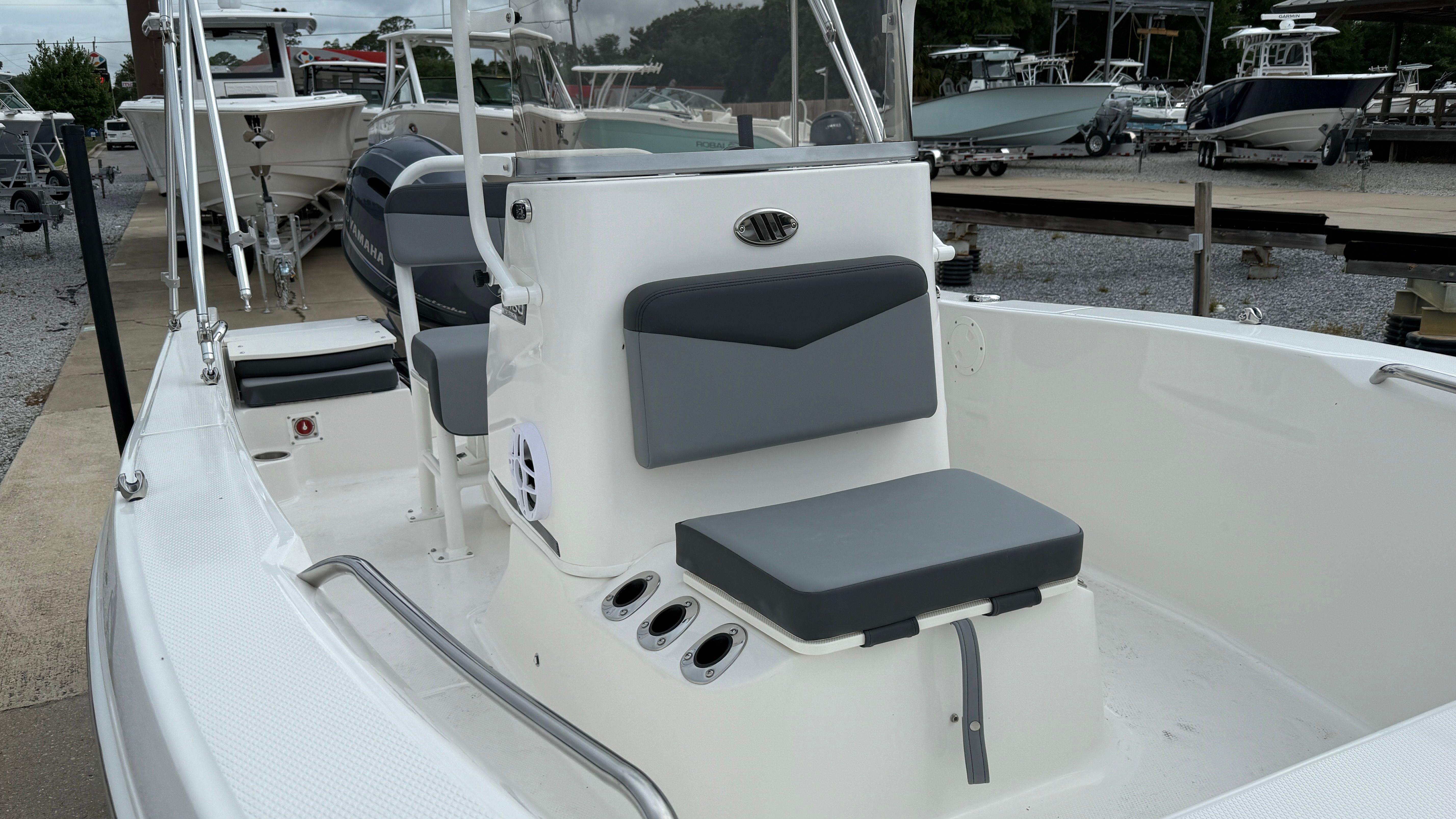 2025 Robalo 160 CC - Photo 16