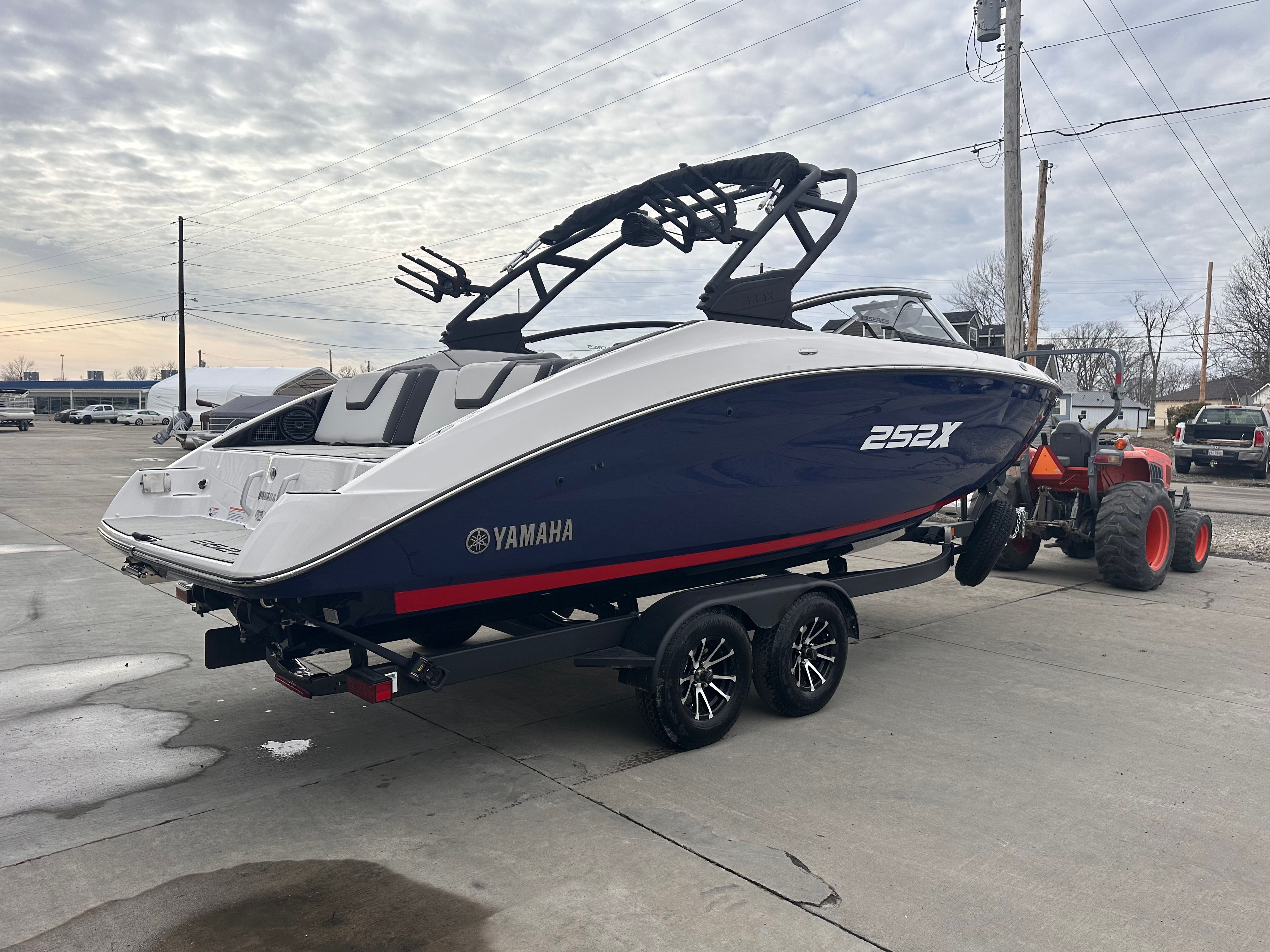 2025 Yamaha 252 XE — photo 13 view