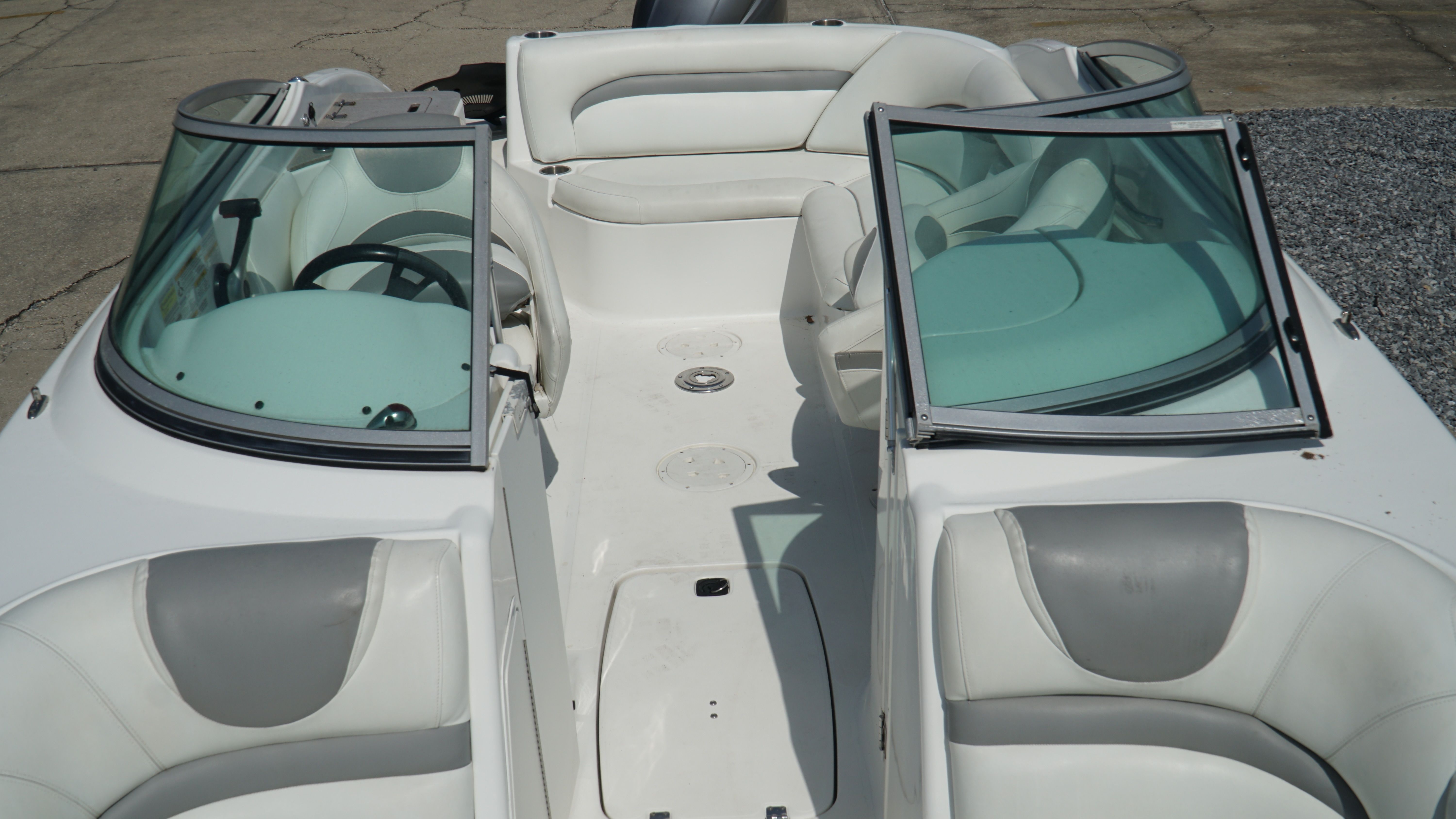 2015 Hurricane Sundeck 2400 OB - Photo 23