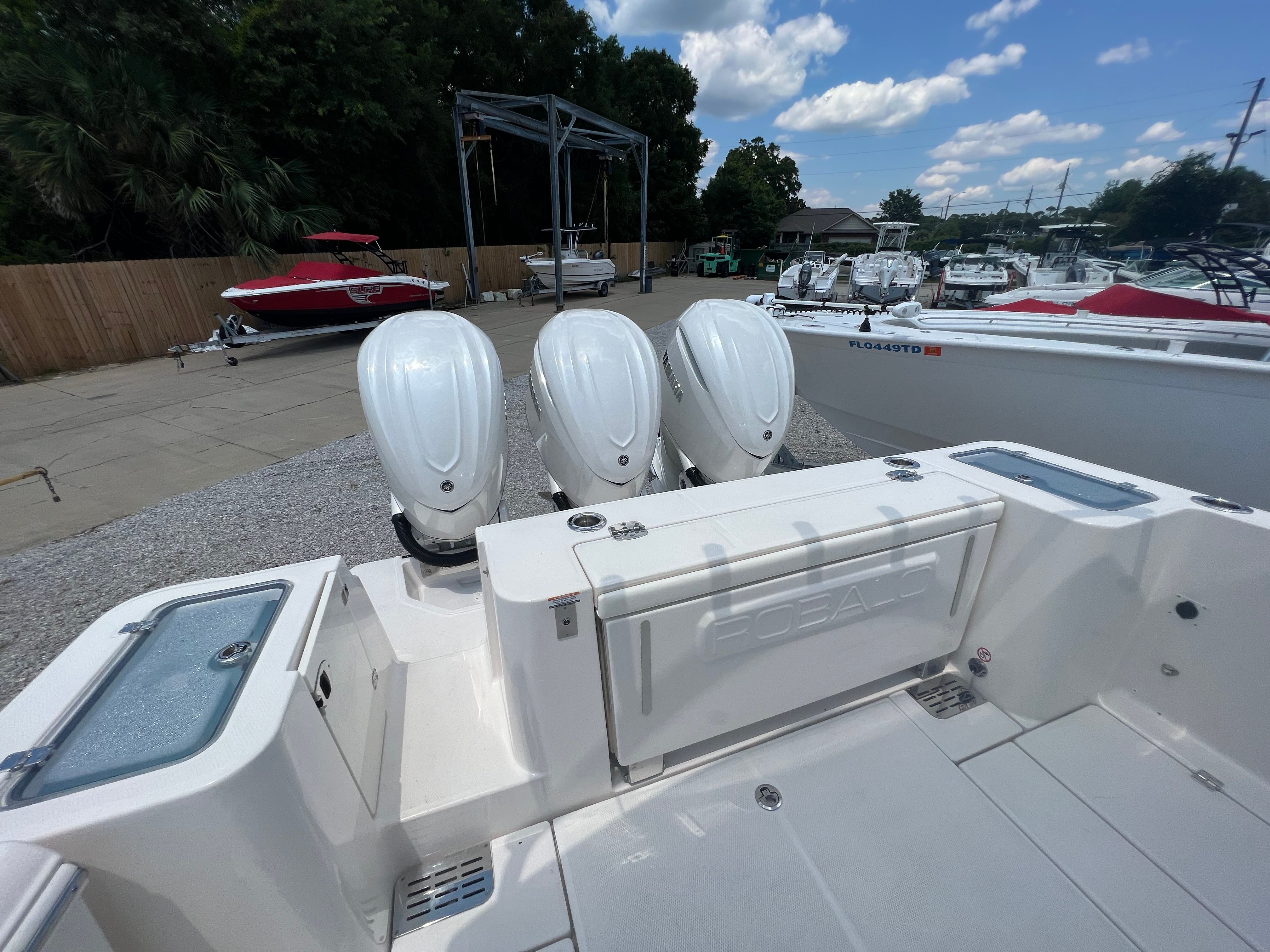 2024 Robalo 360 CC - Photo 8