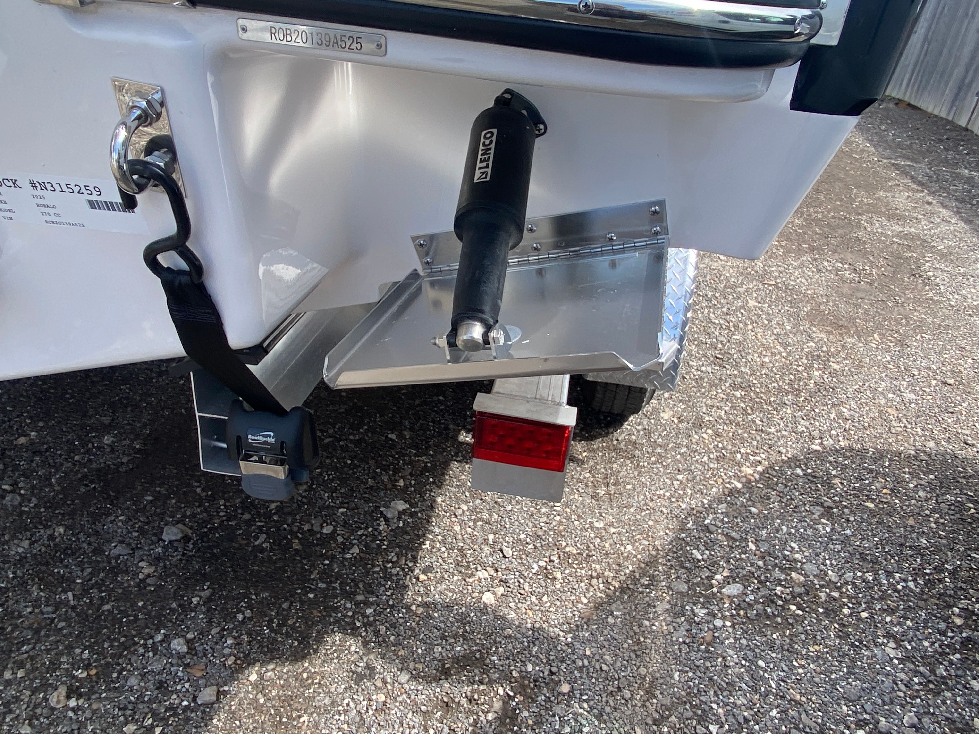 2025 Robalo 270 CC — photo 10 view
