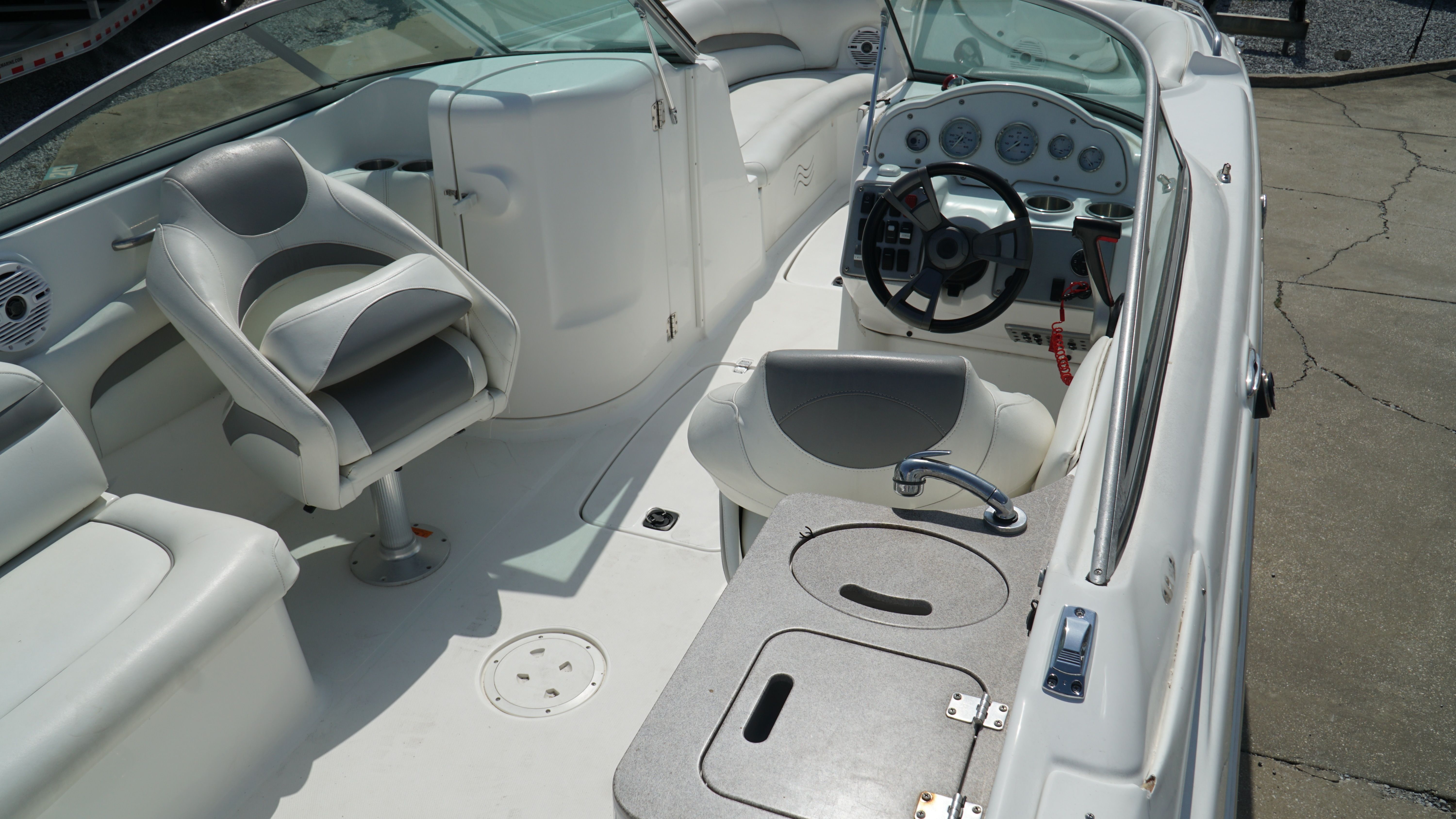 2015 Hurricane Sundeck 2400 OB - Photo 13