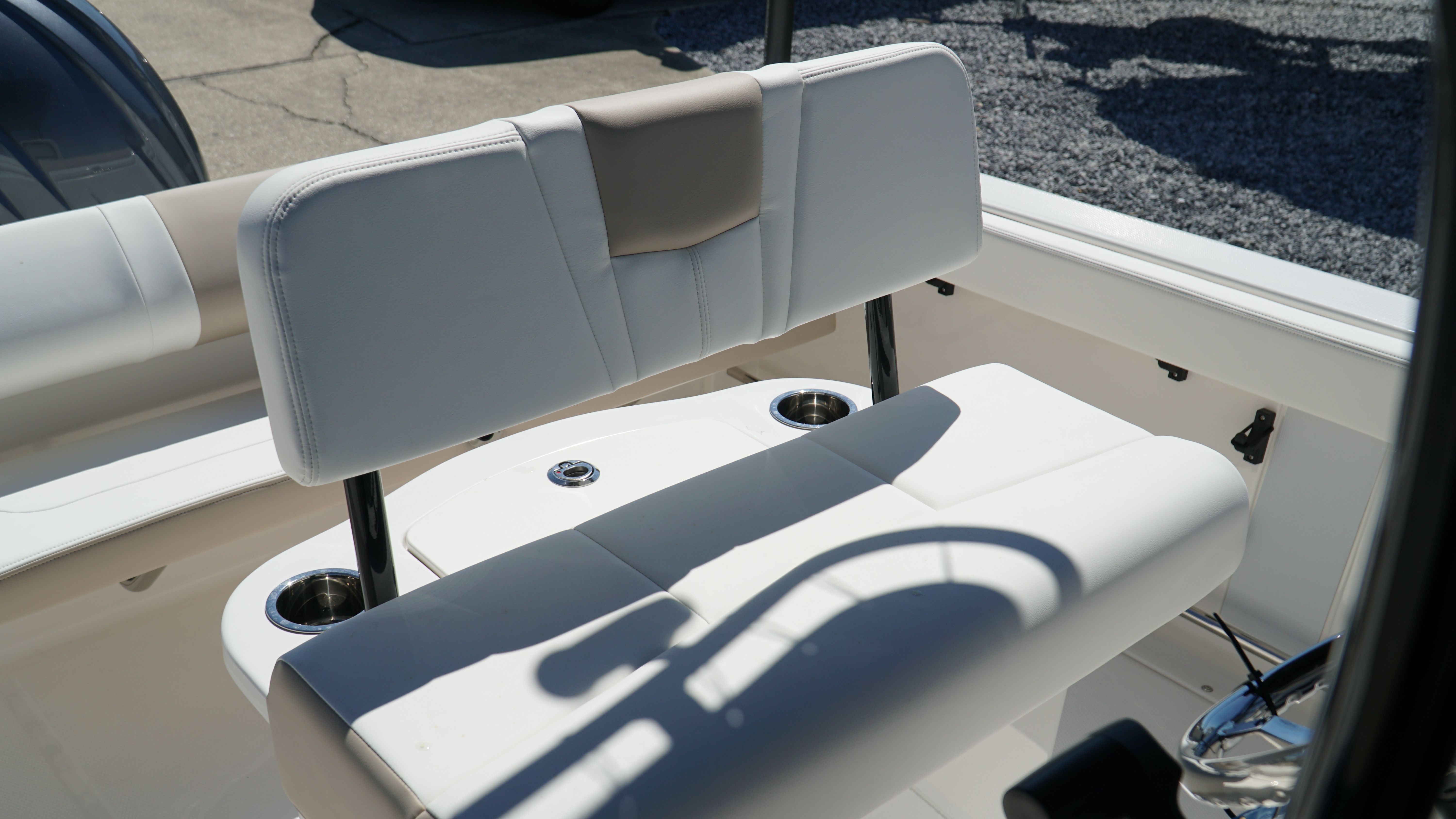 2025 Robalo 222 CC - Photo 31