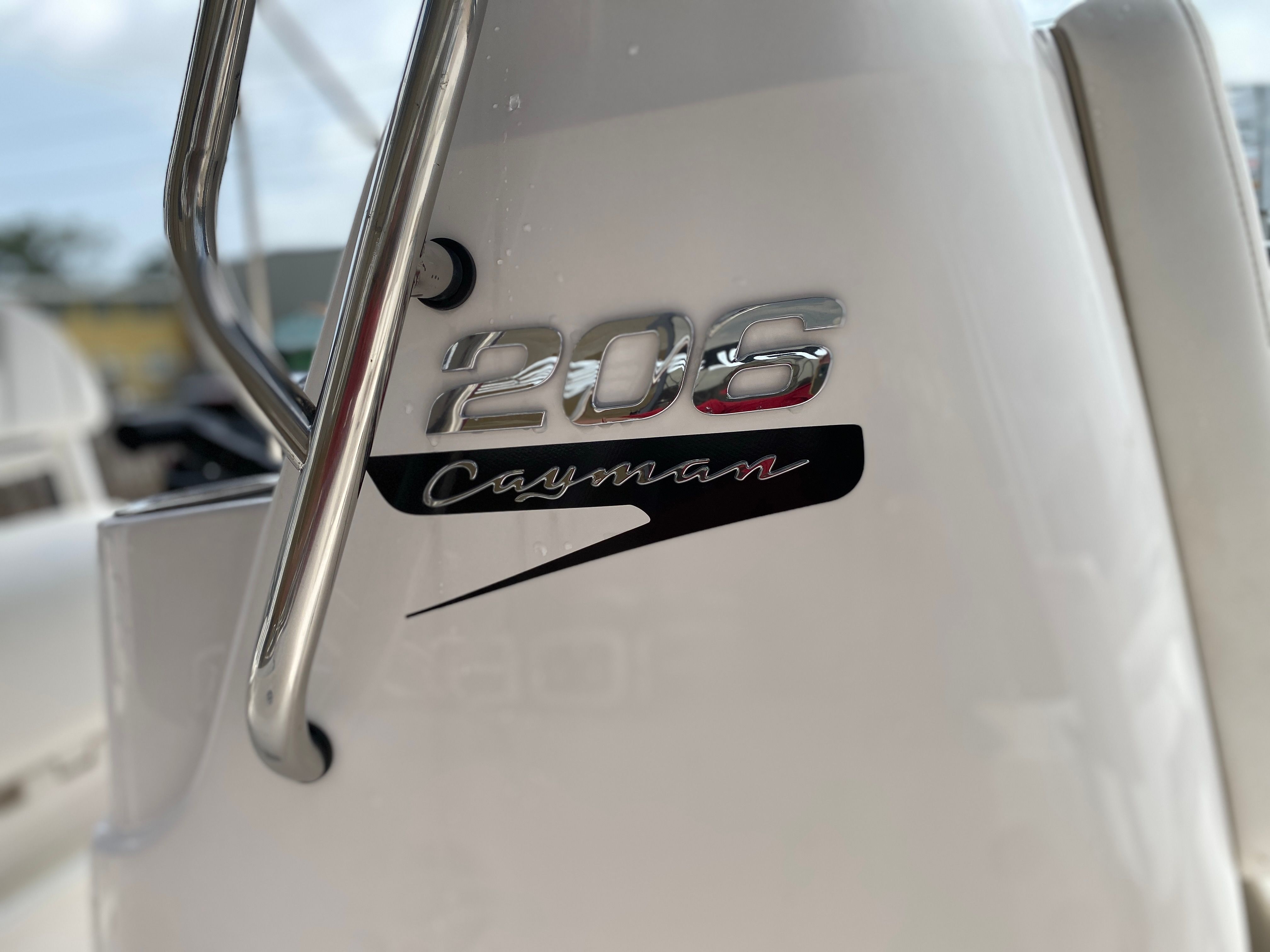 2025 Robalo 206 Cayman DLX — photo 8 view