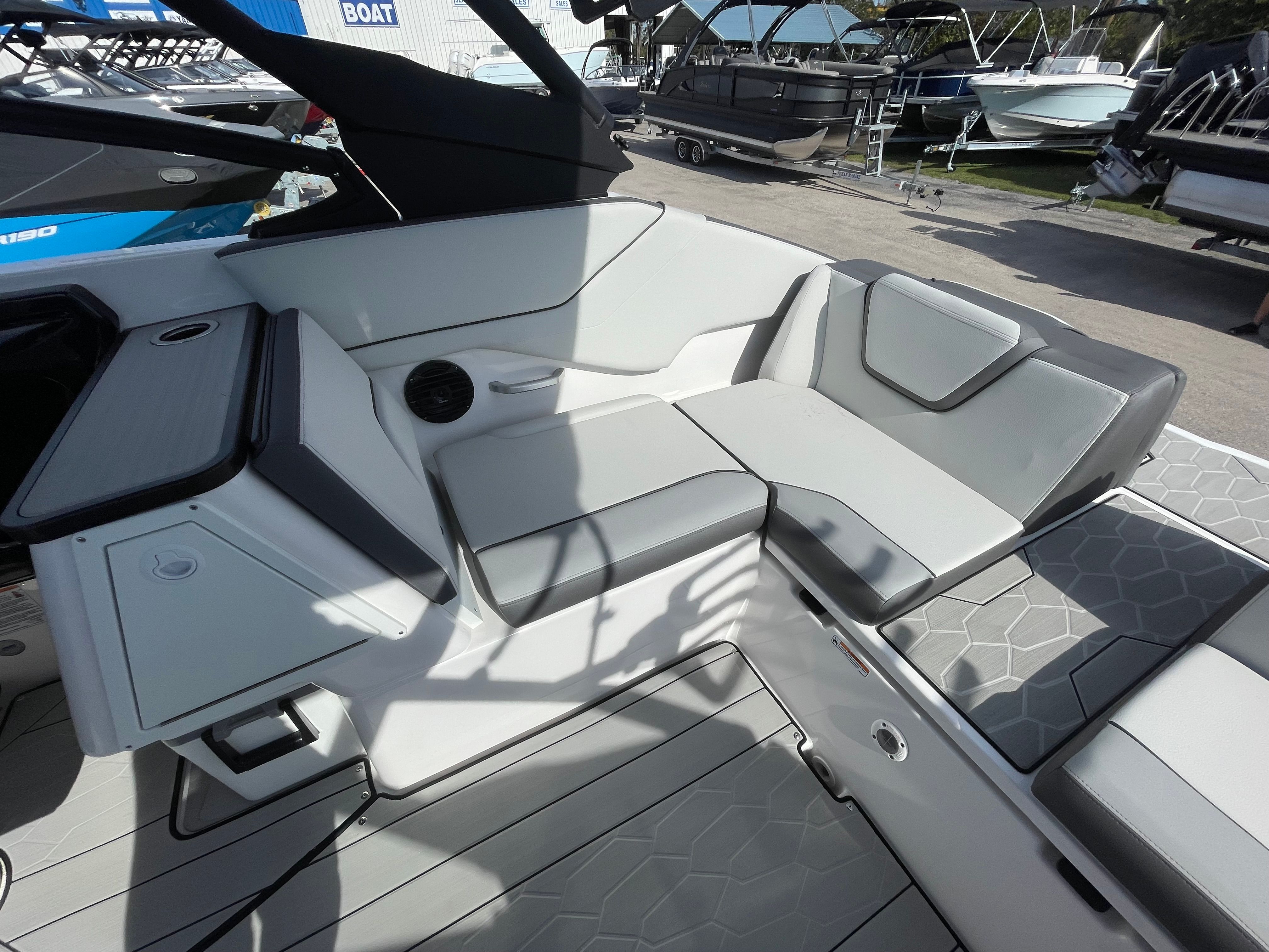2025 Yamaha 252 XE - Photo 17