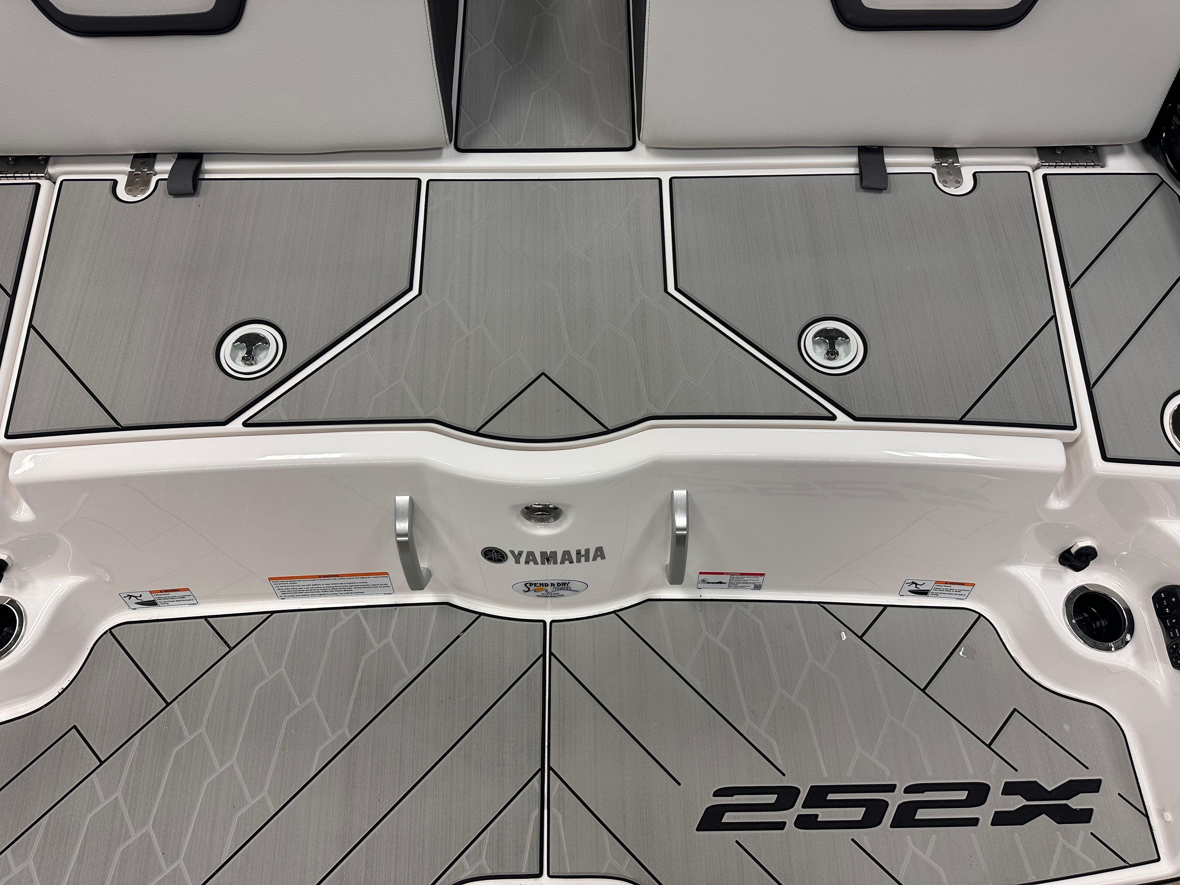 2025 Yamaha 252 XE — photo 14 view