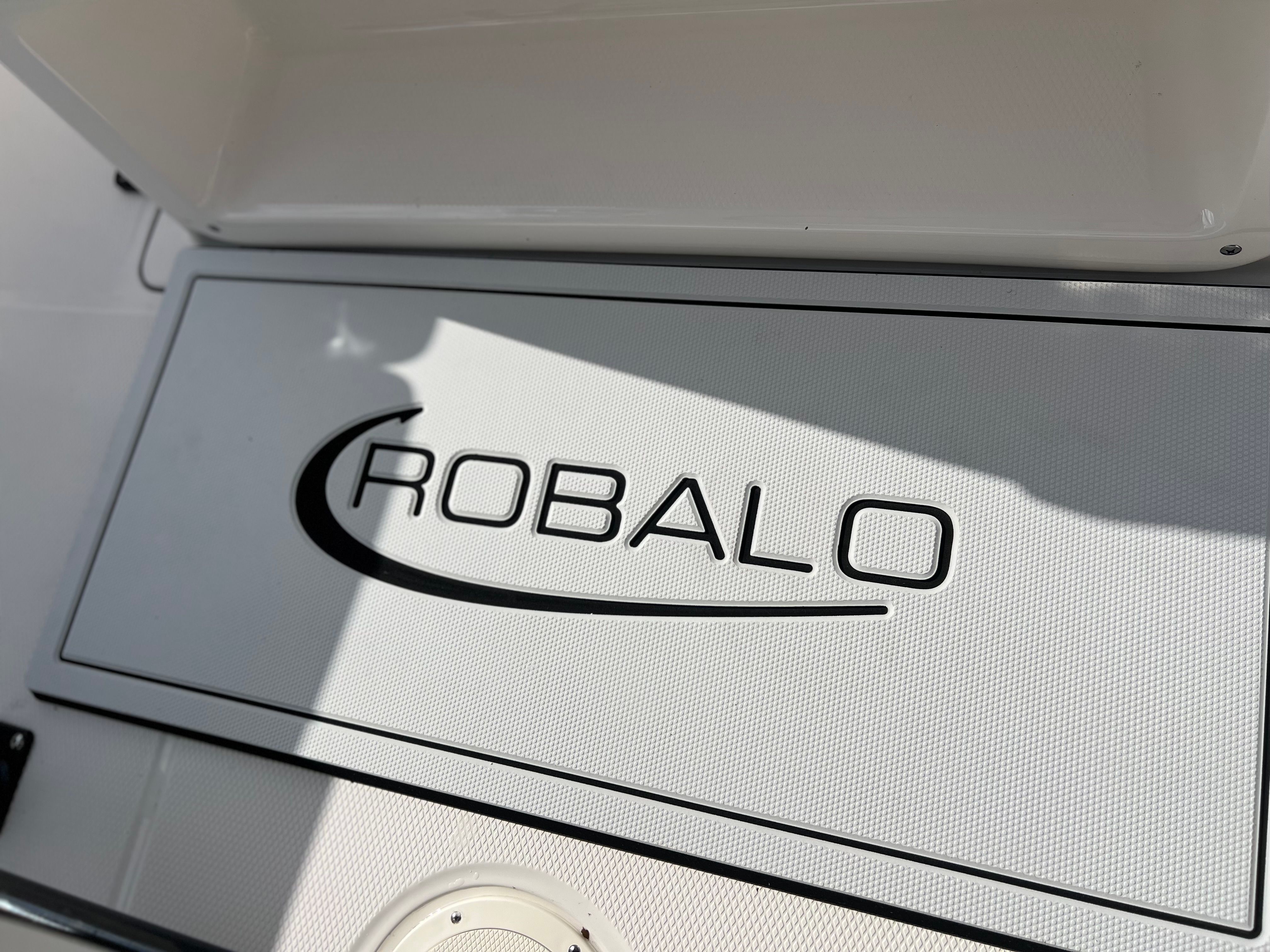 2025 Robalo 230 CC - Photo 23