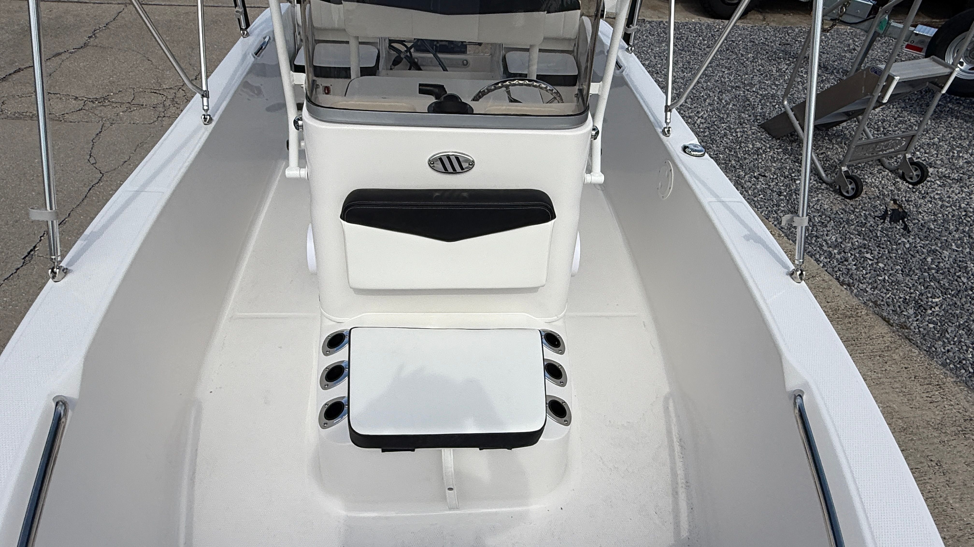 2025 Robalo 160 CC - Photo 6