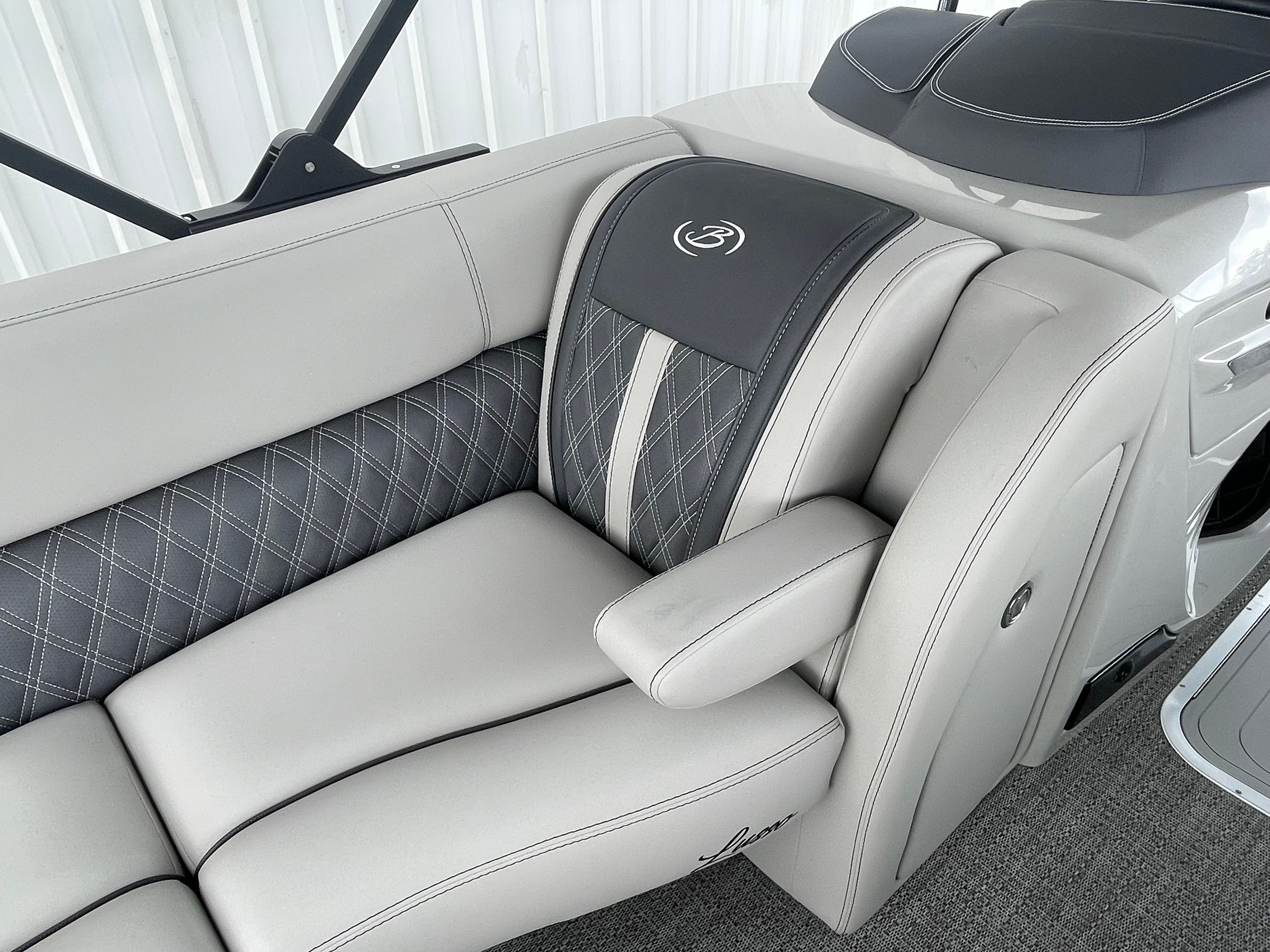 2025 Barletta Lusso L25UC - Photo 19