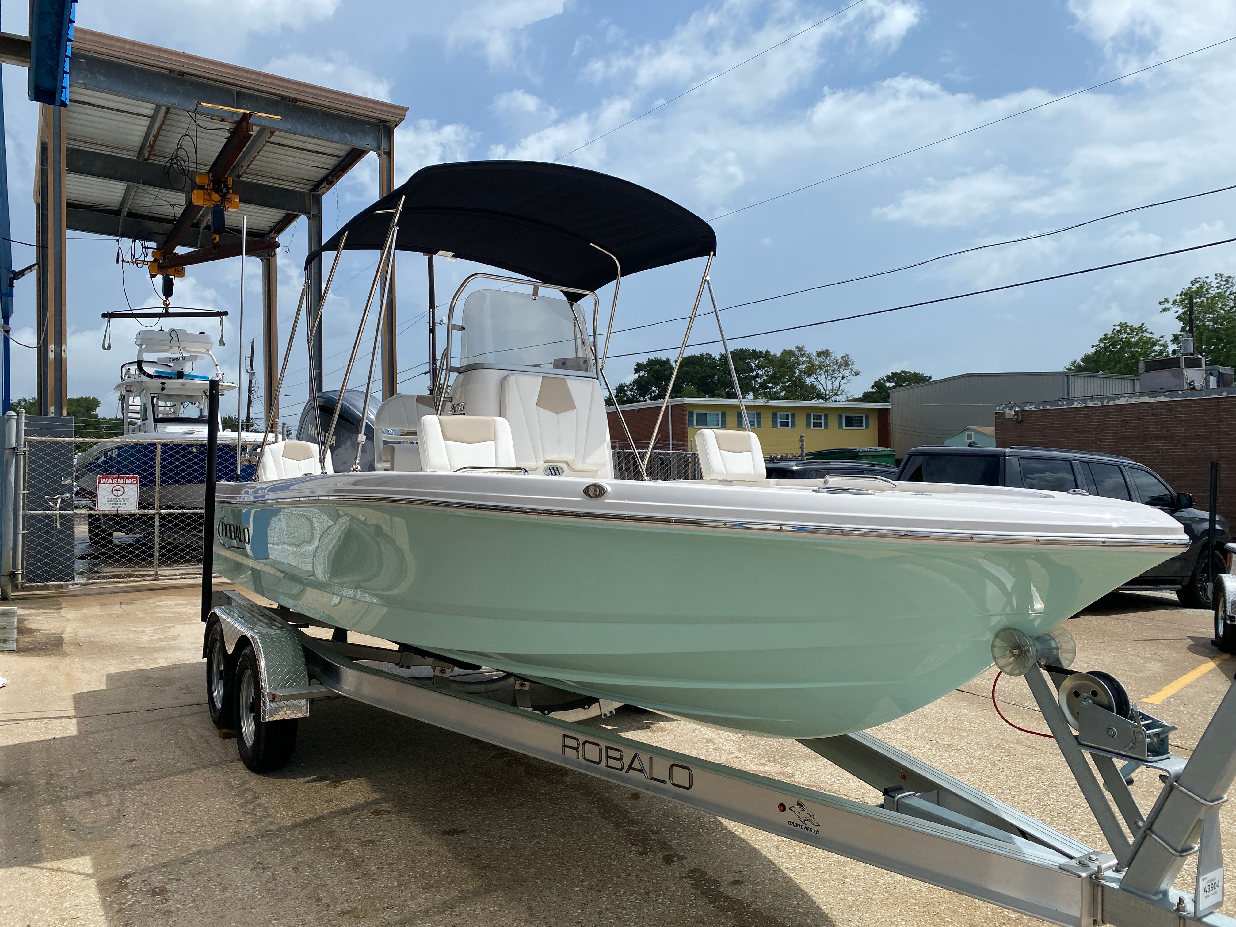 2025 Robalo 206 Cayman DLX — side profile view