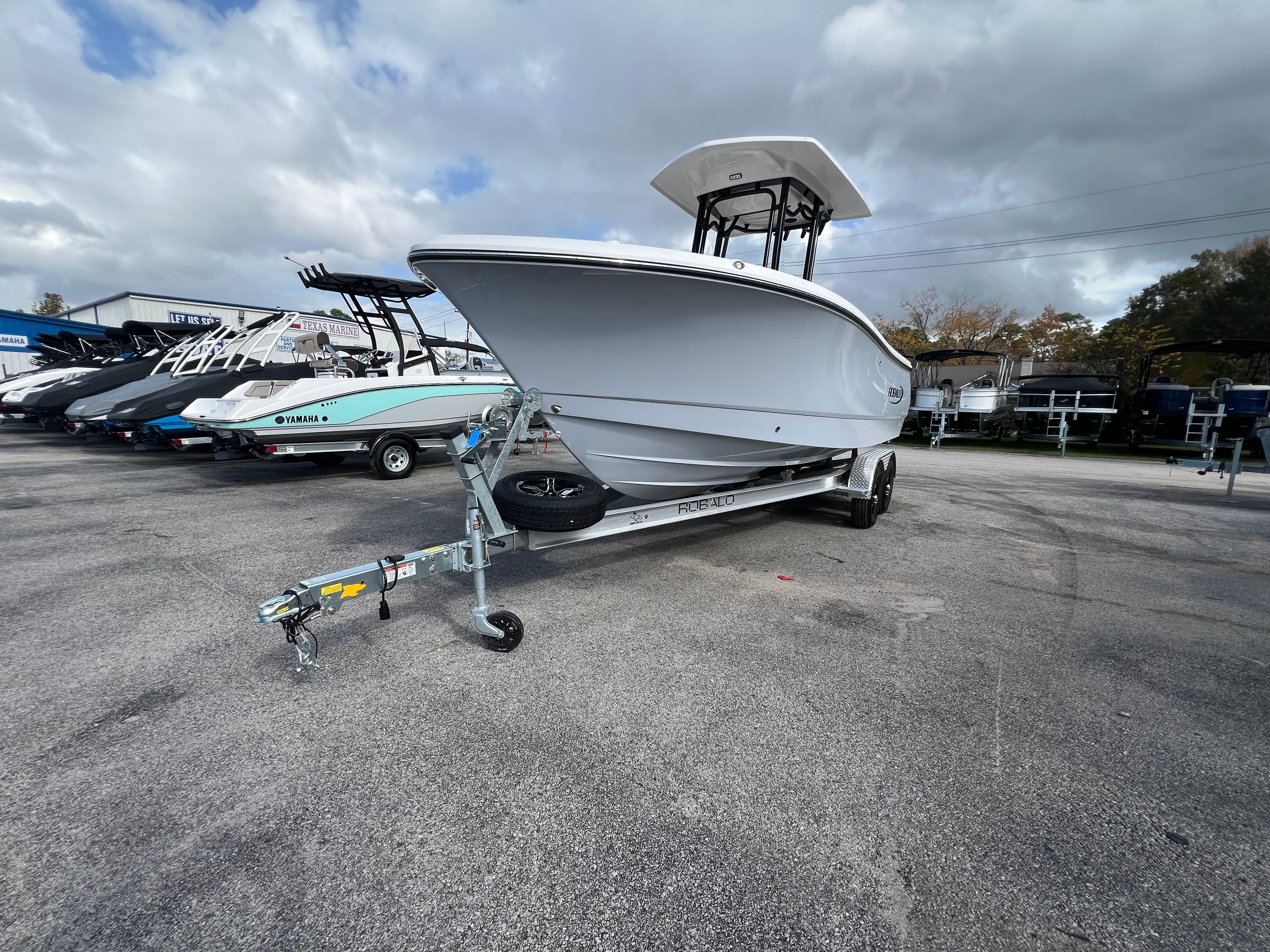 2025 Robalo 230 CC - Photo 4