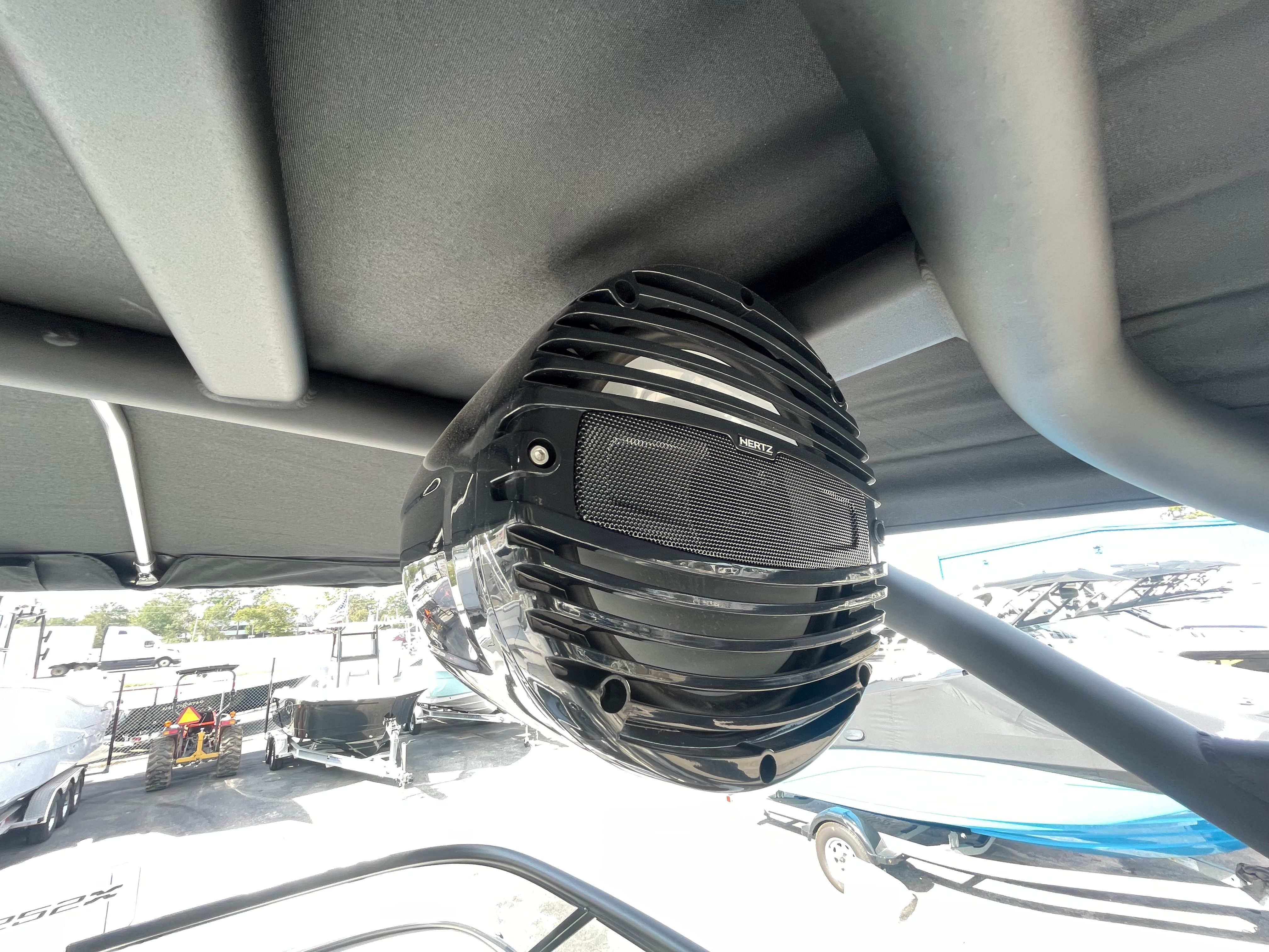 2025 Yamaha 252 XE — photo 11 view