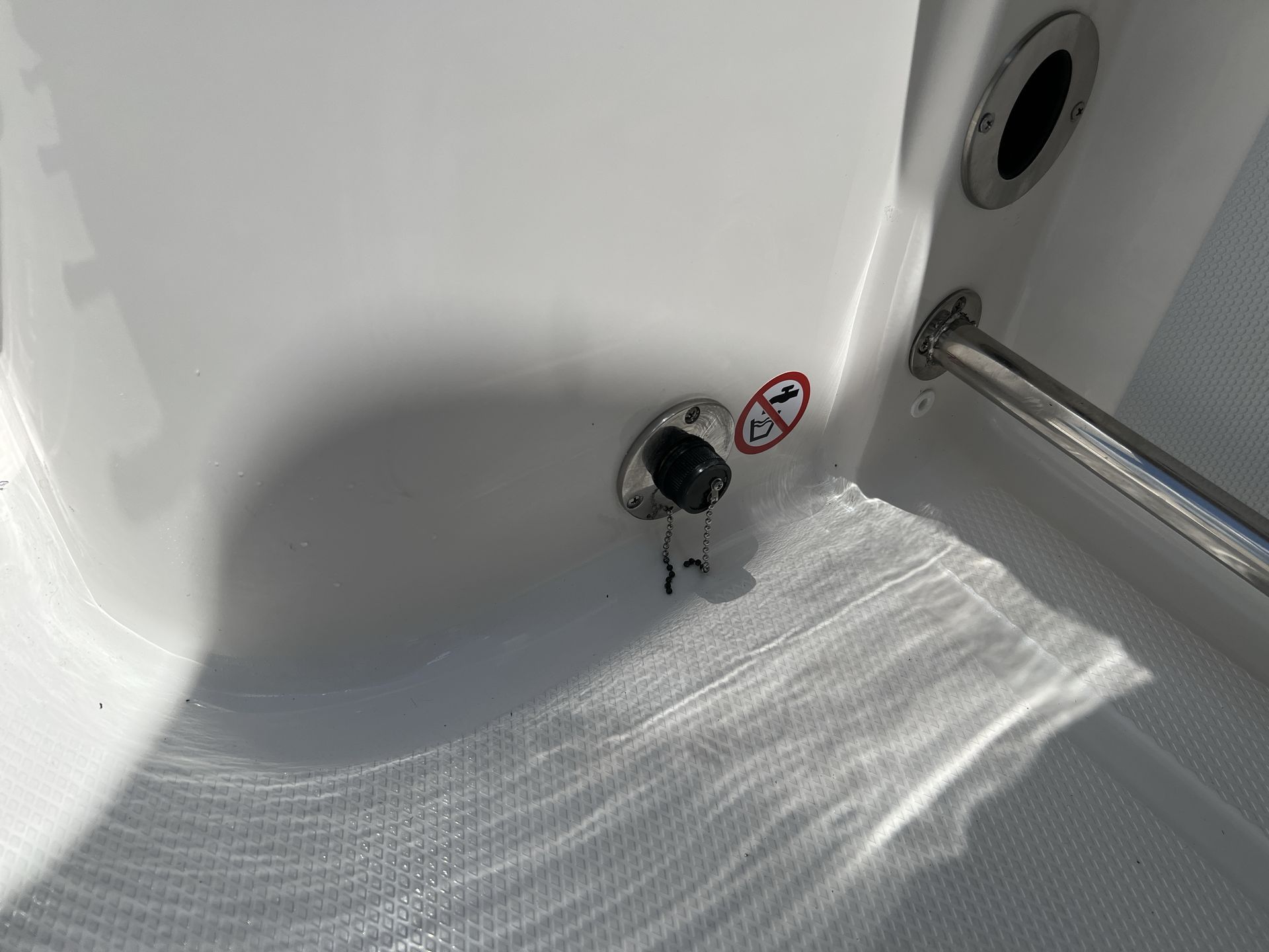 2025 Robalo 230 CC - Photo 12