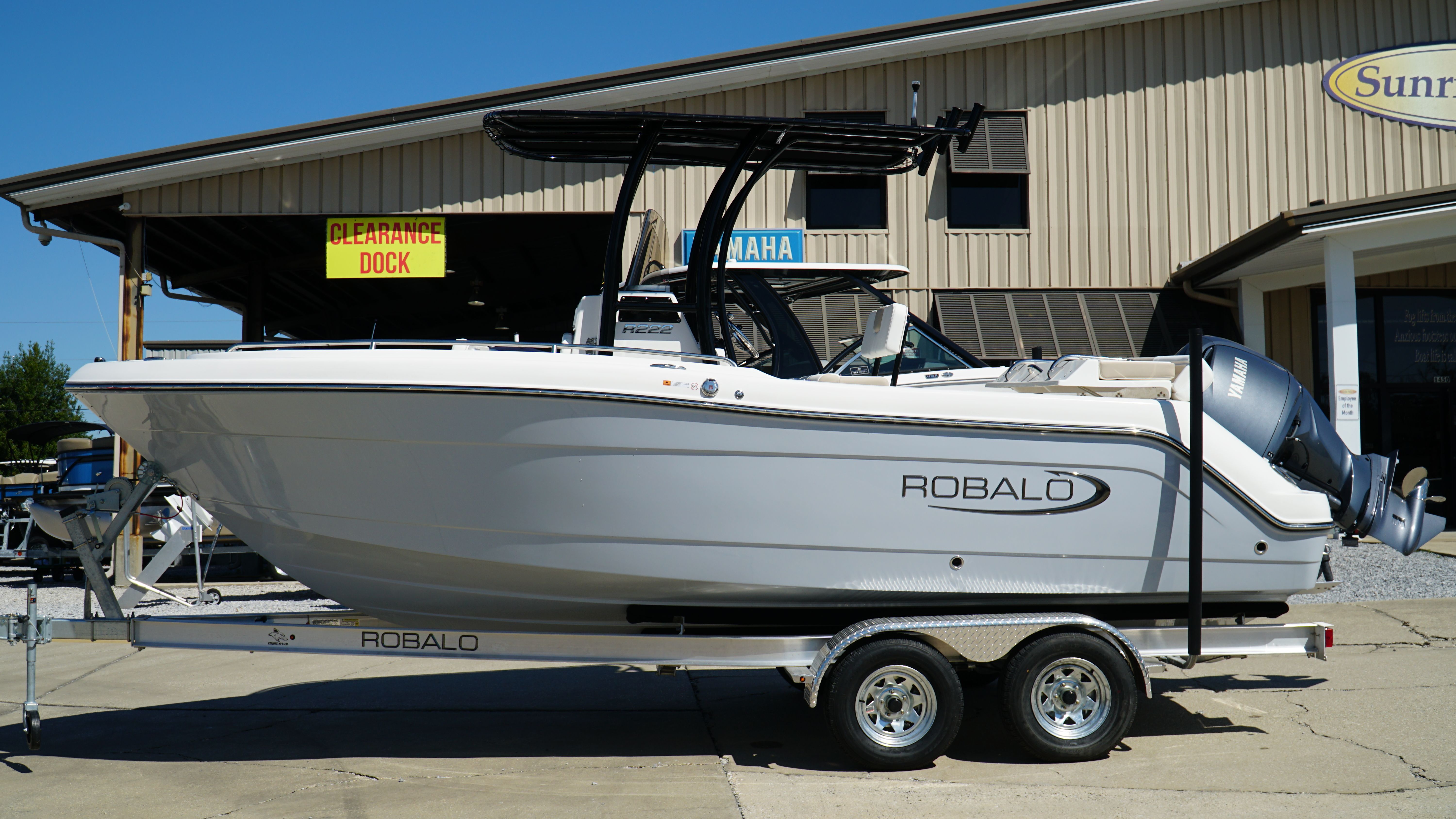 2025 Robalo 222 CC - Photo 2