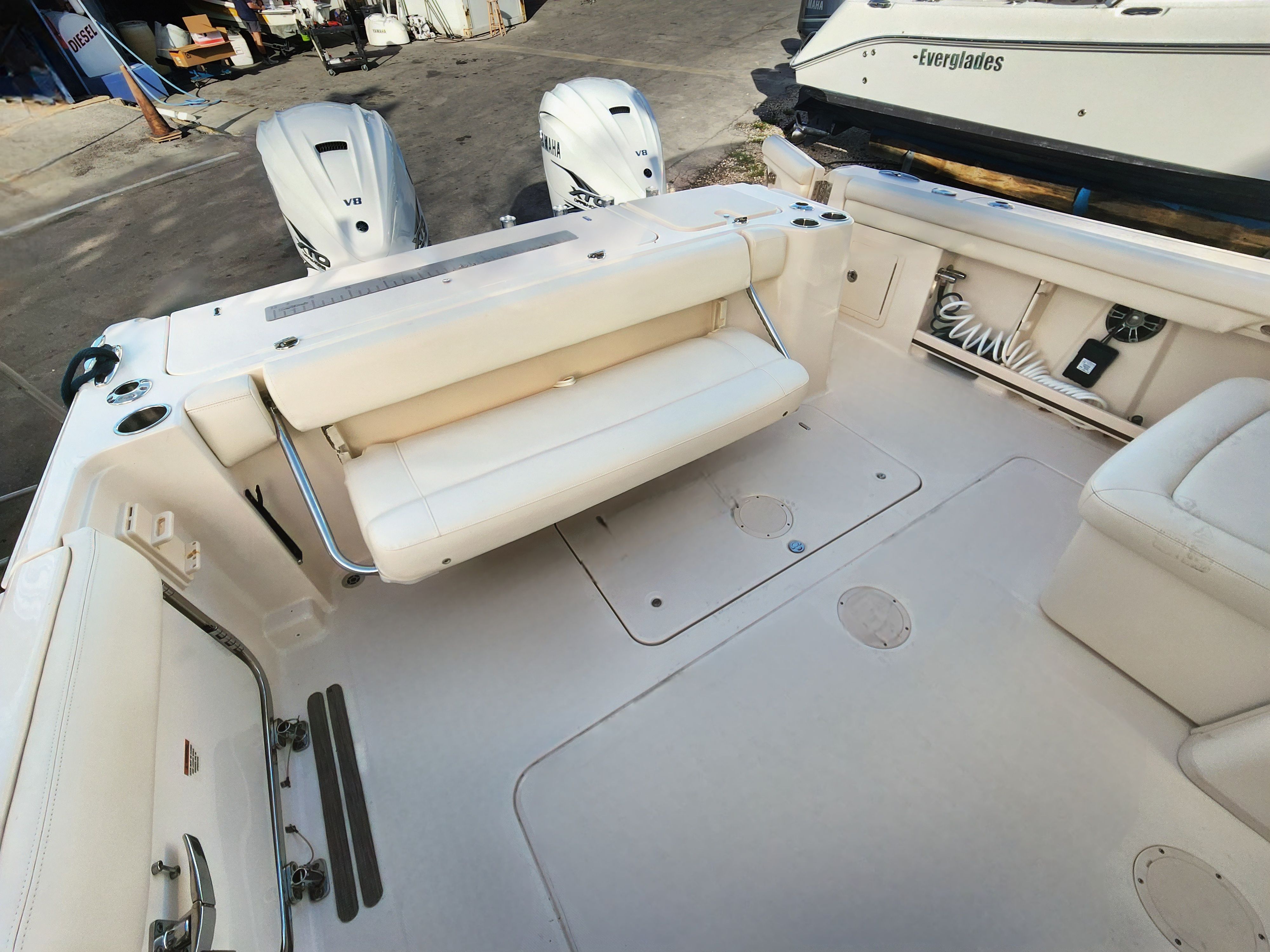 2021 Grady white Freedom 335 — photo 13 view
