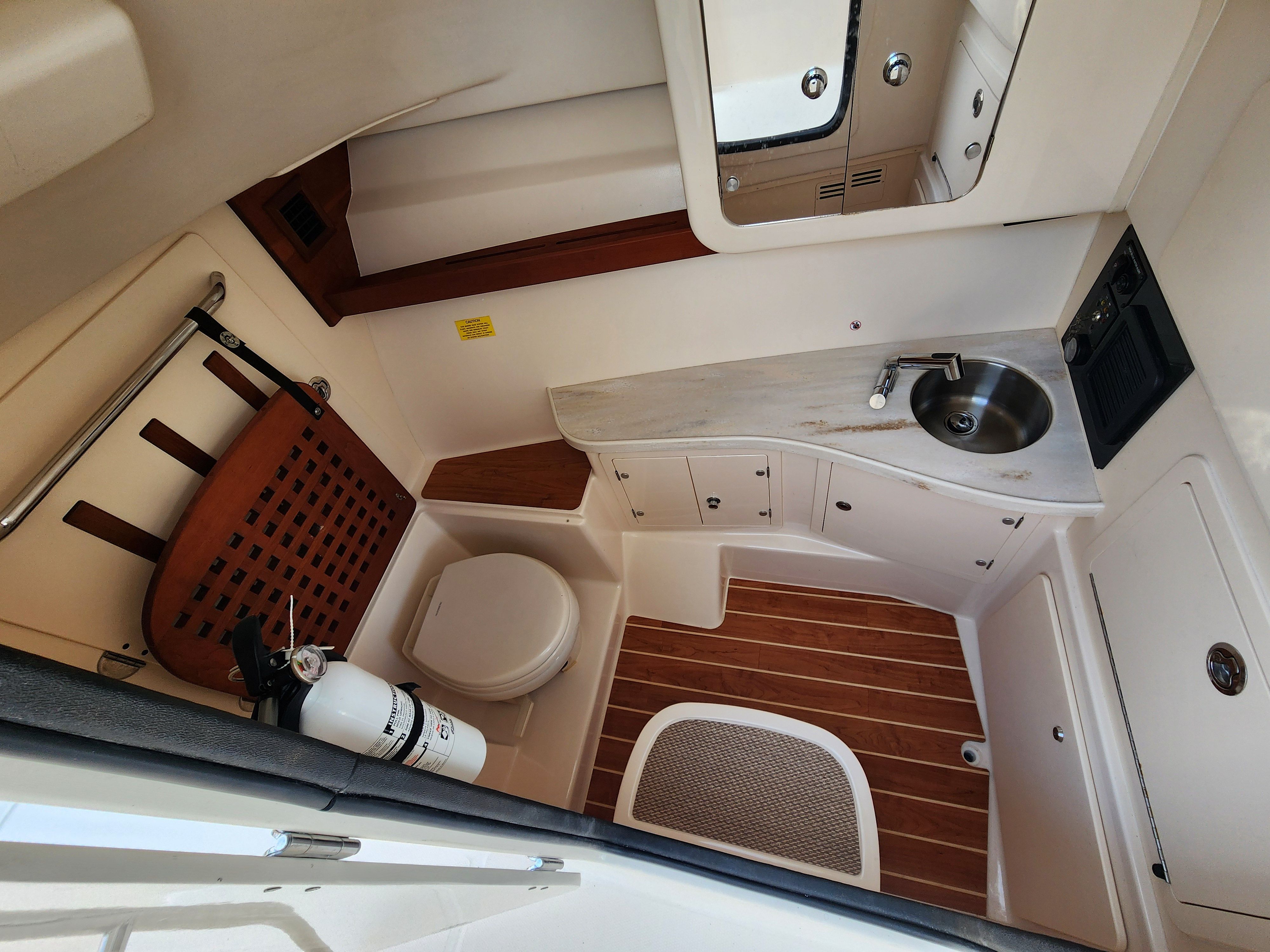 2021 Grady white Freedom 335 — photo 9 view