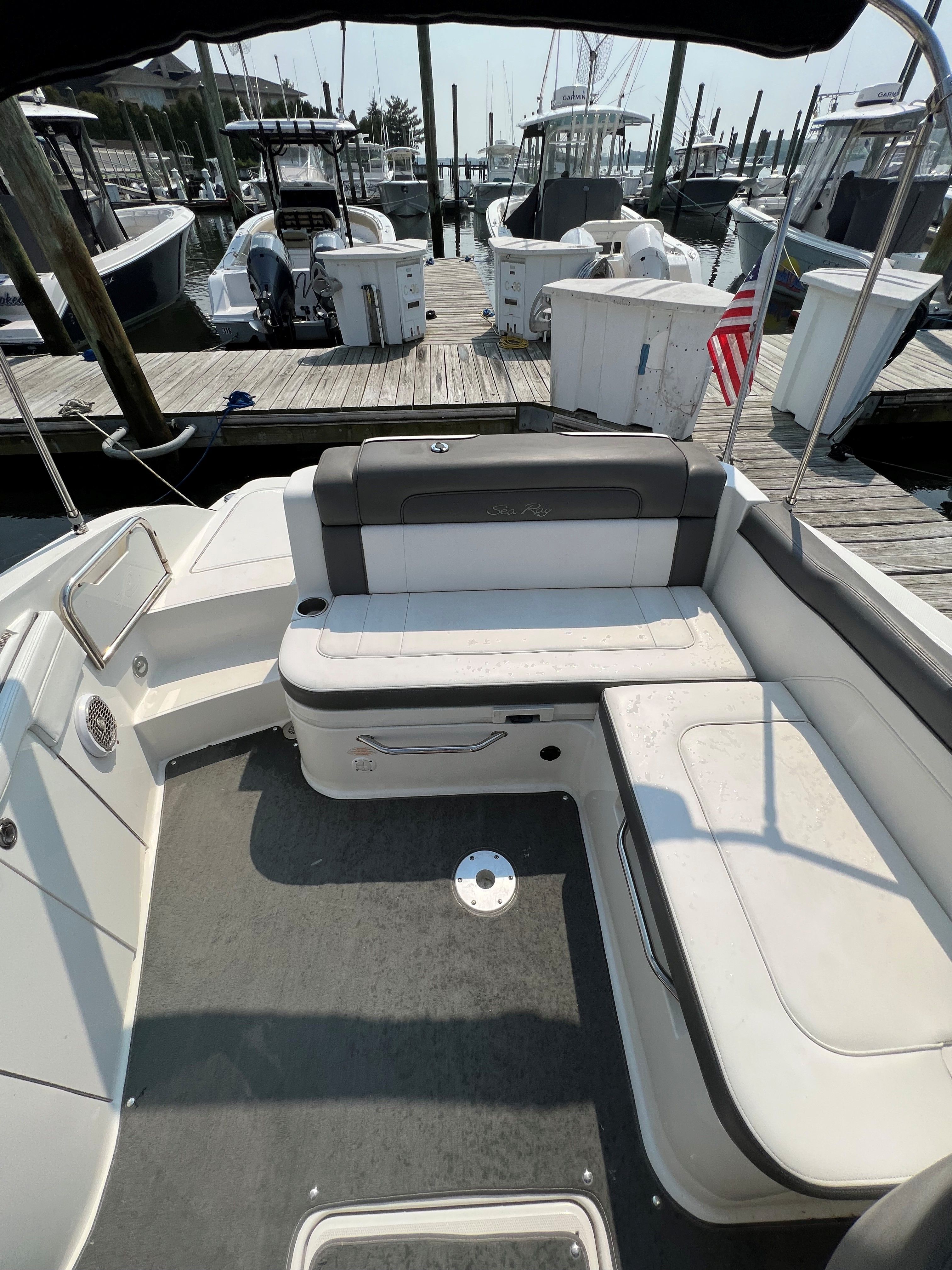 2011 Sea Ray Sundeck 260 - Photo 8