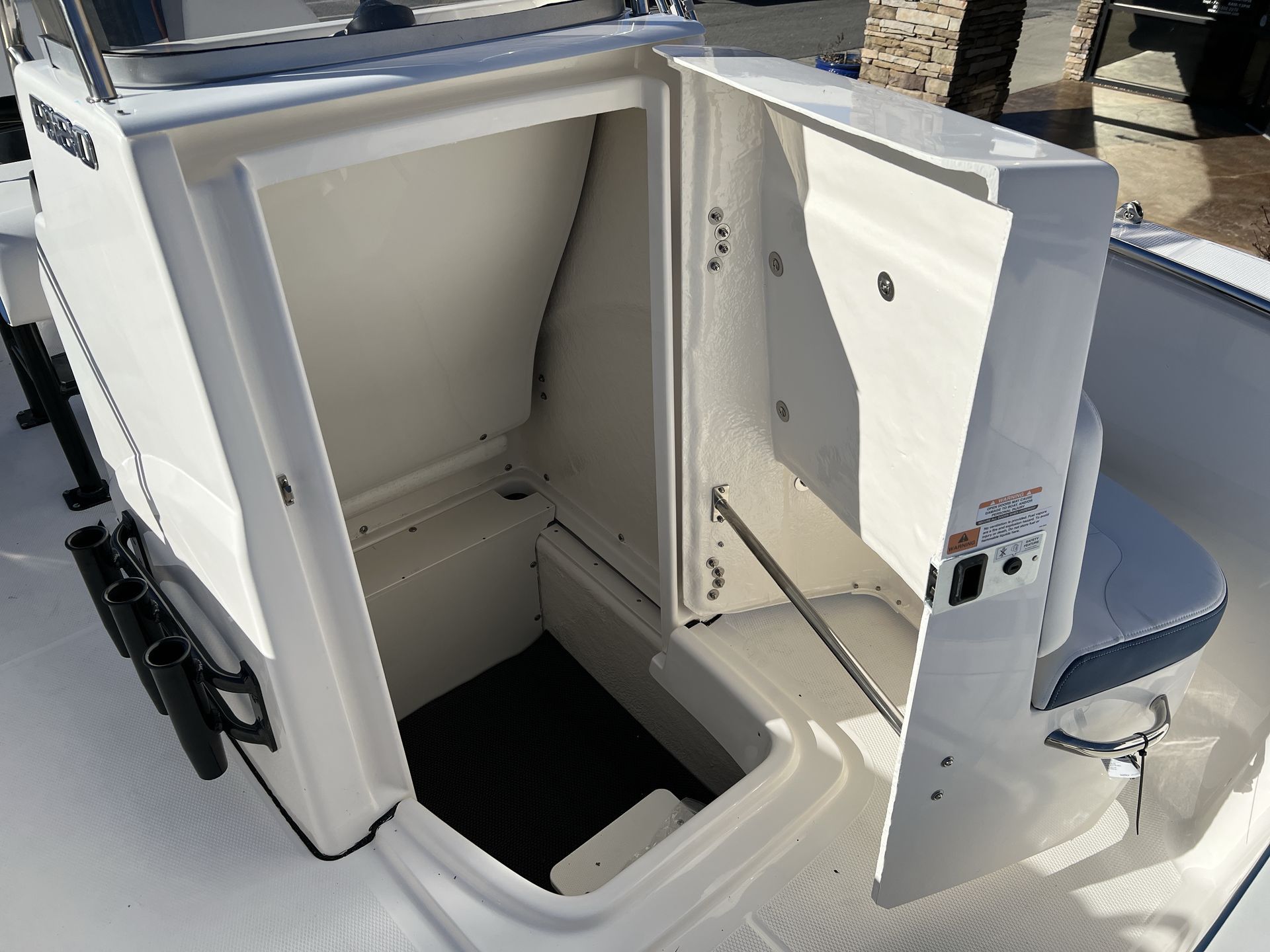 2025 Robalo 180 CC - Photo 11