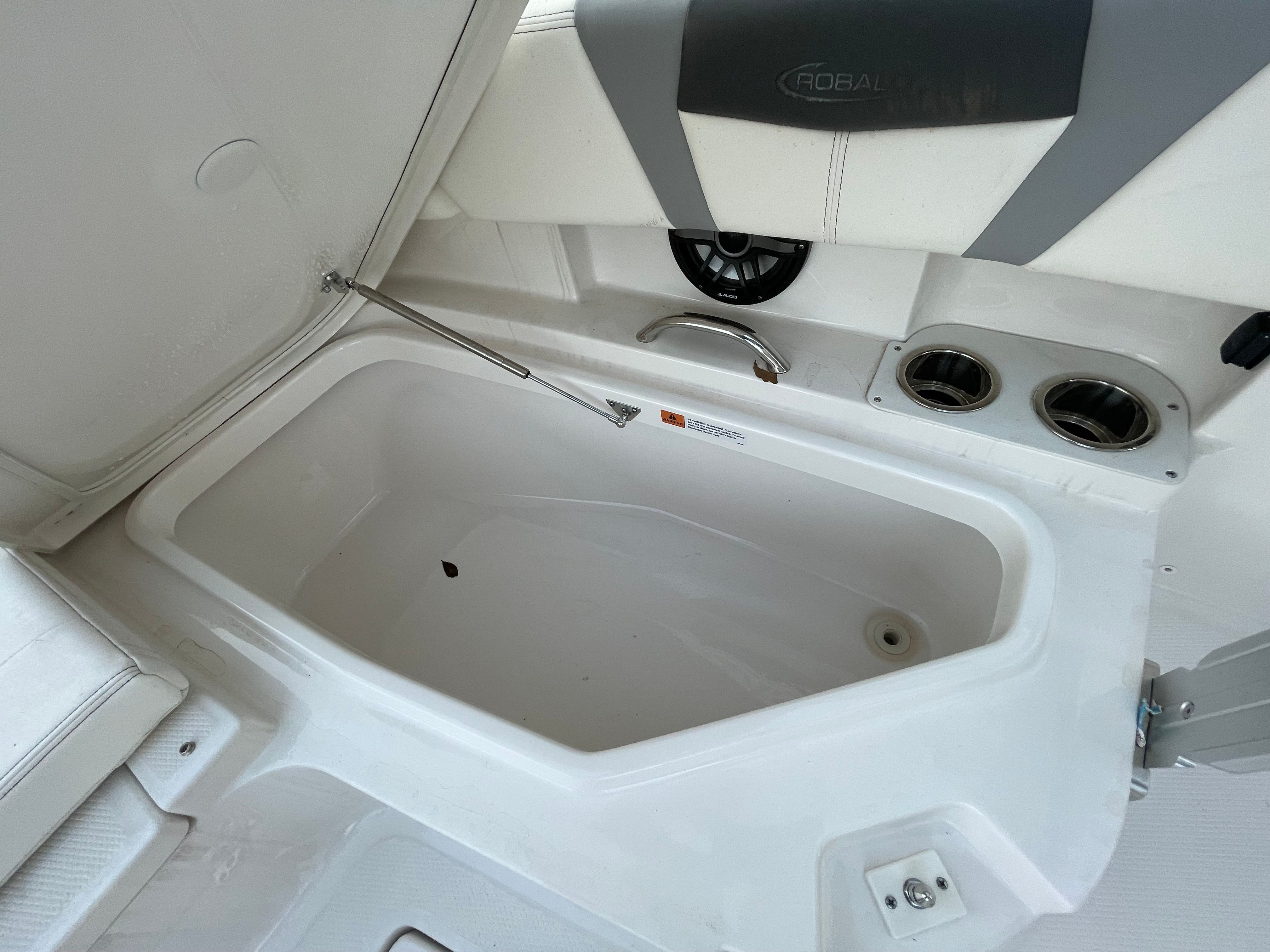 2025 Robalo 266 Cayman - Photo 10