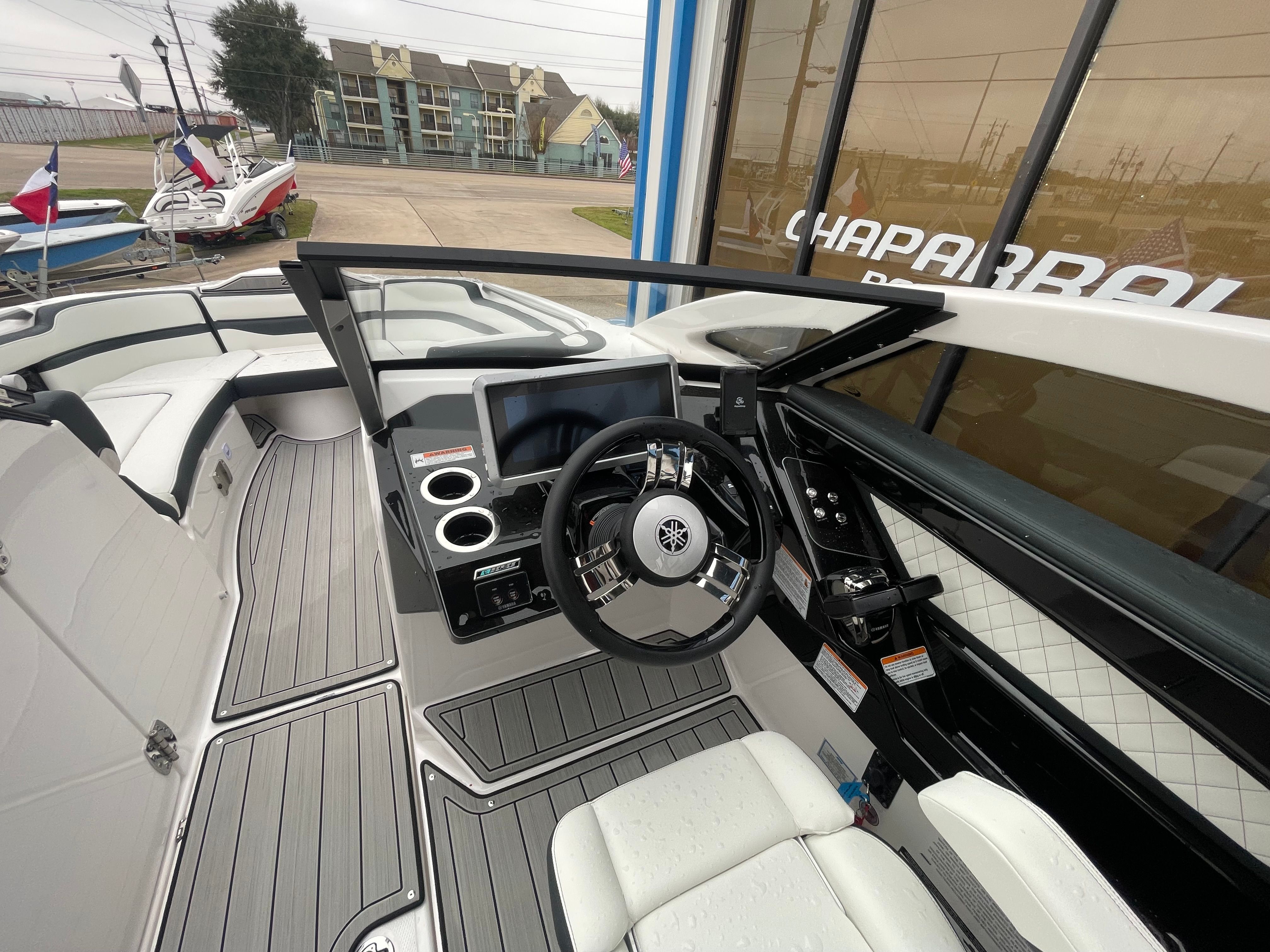 2025 Yamaha 275 SE — photo 17 view