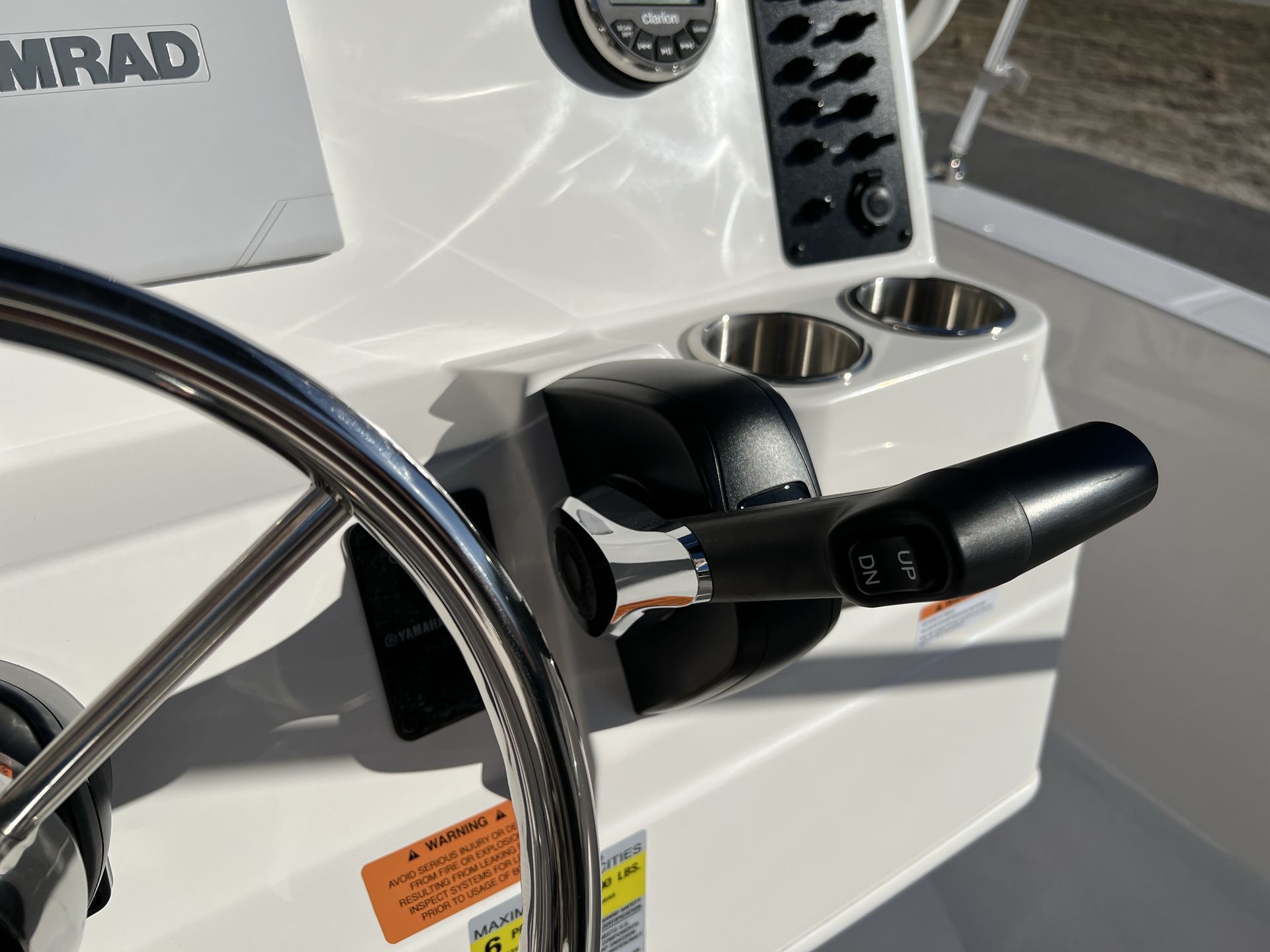 2025 Robalo 160 CC — photo 19 view