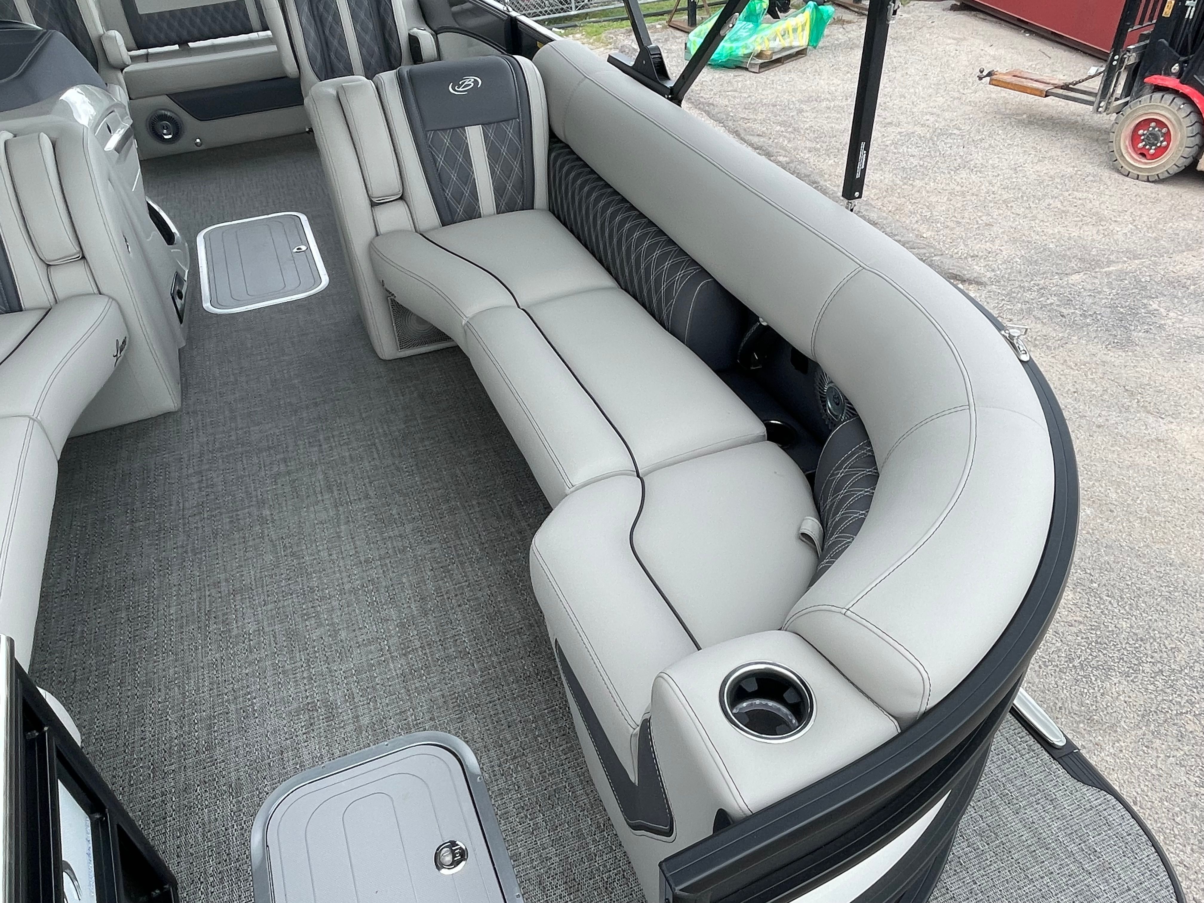 2025 Barletta Lusso L25UC - Photo 15