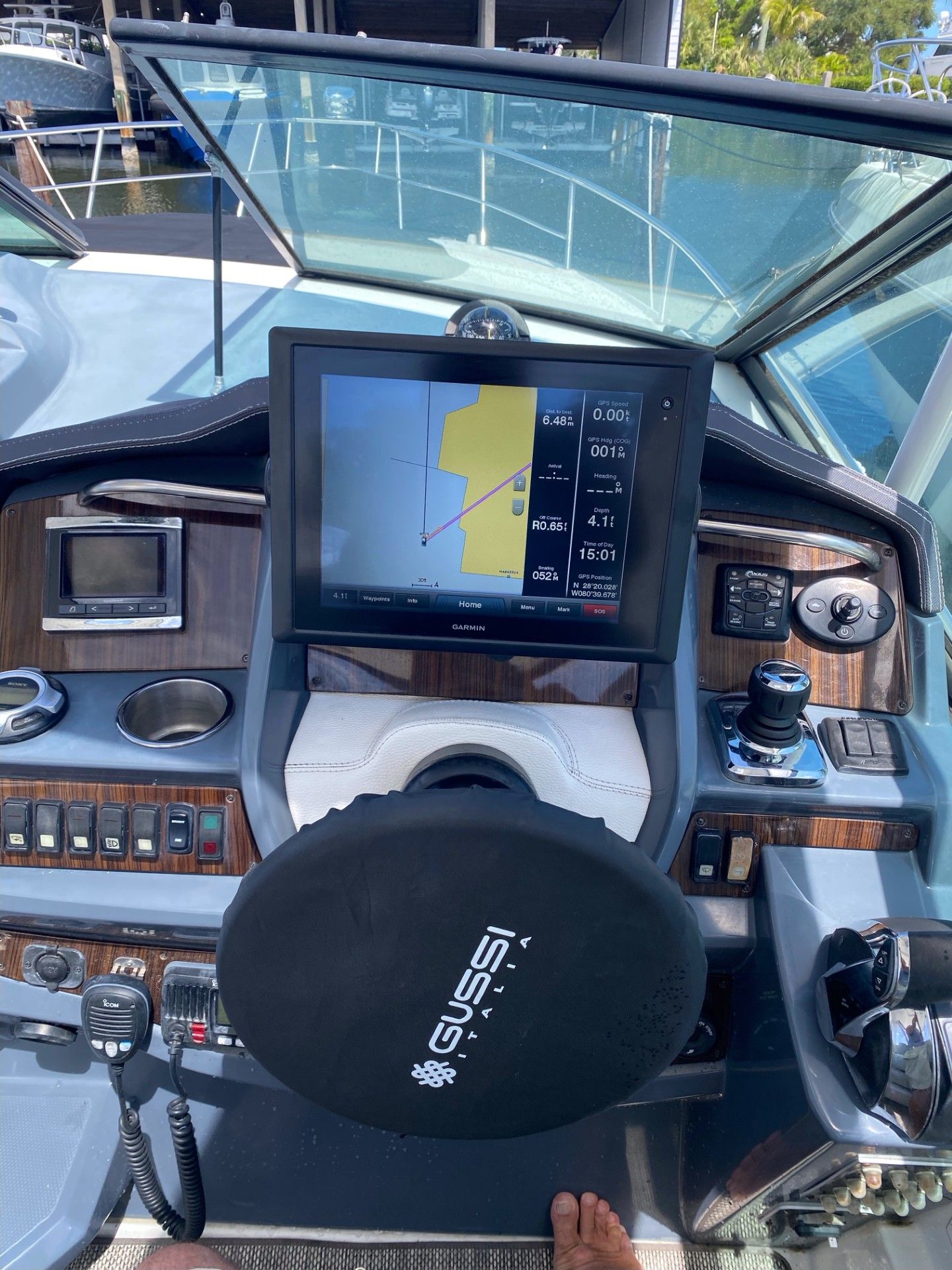 2016 Cruisers Yachts 35 Express - Photo 6