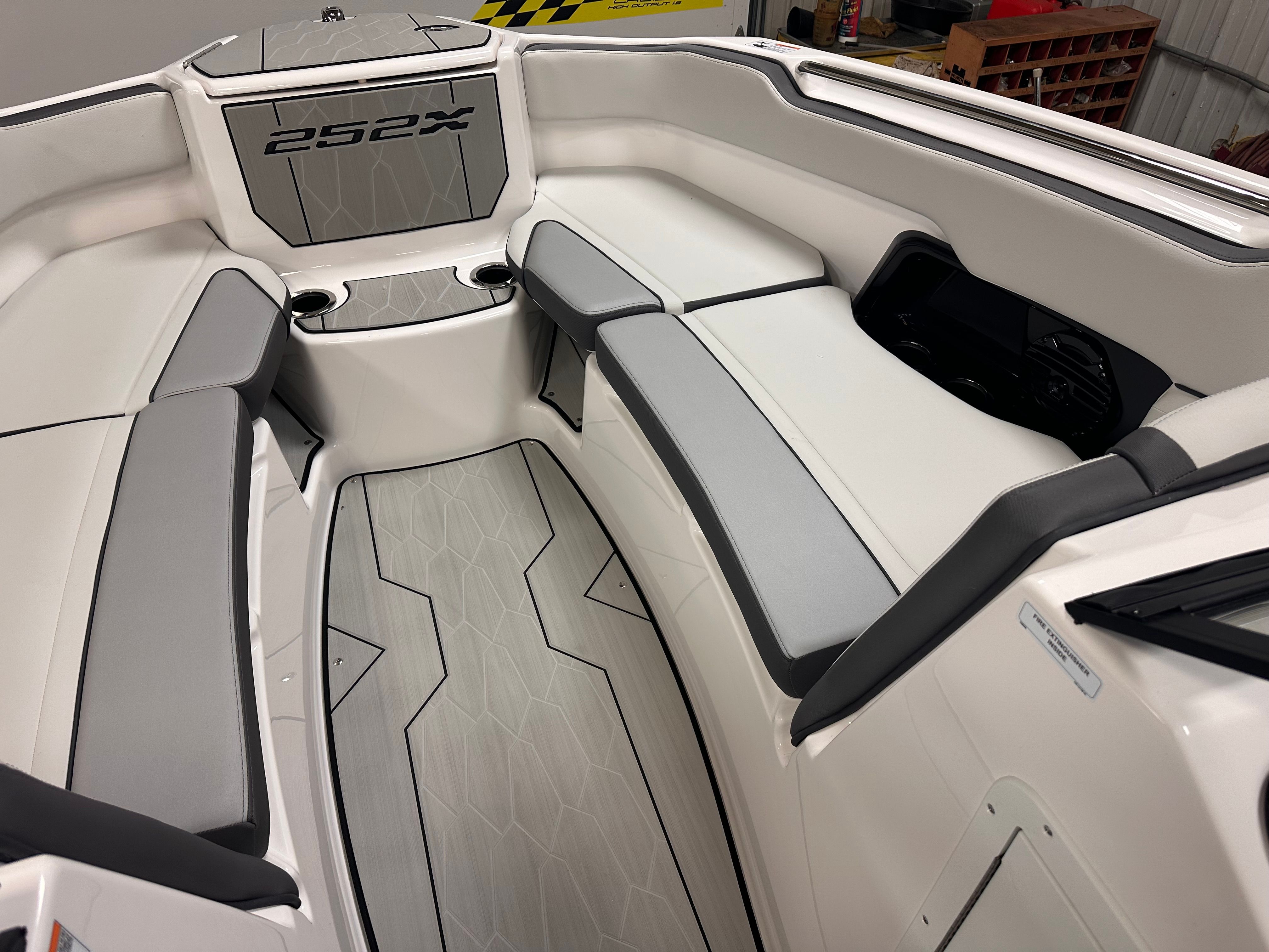 2025 Yamaha 252 XE — photo 22 view