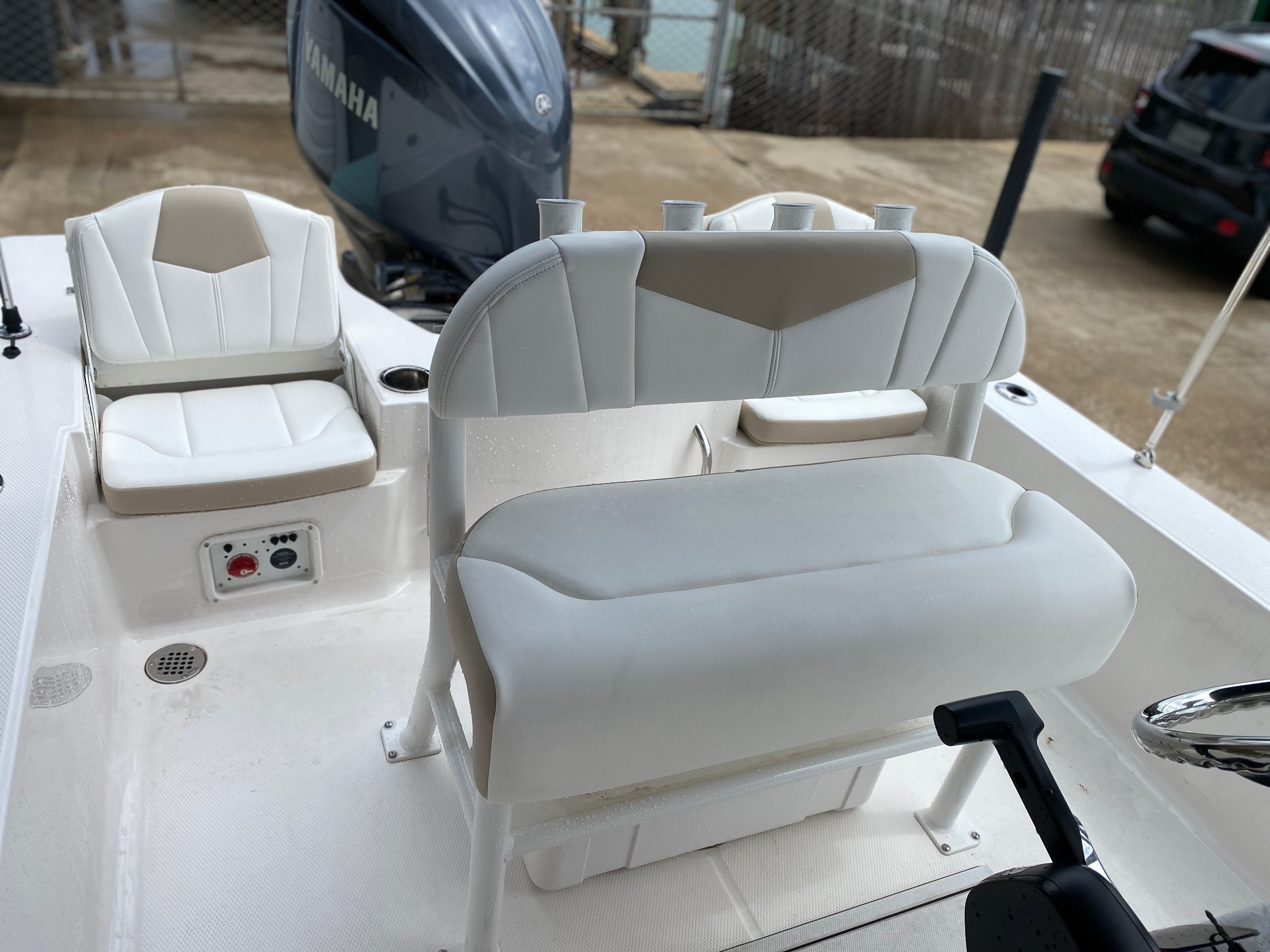 2025 Robalo 206 Cayman DLX — photo 14 view
