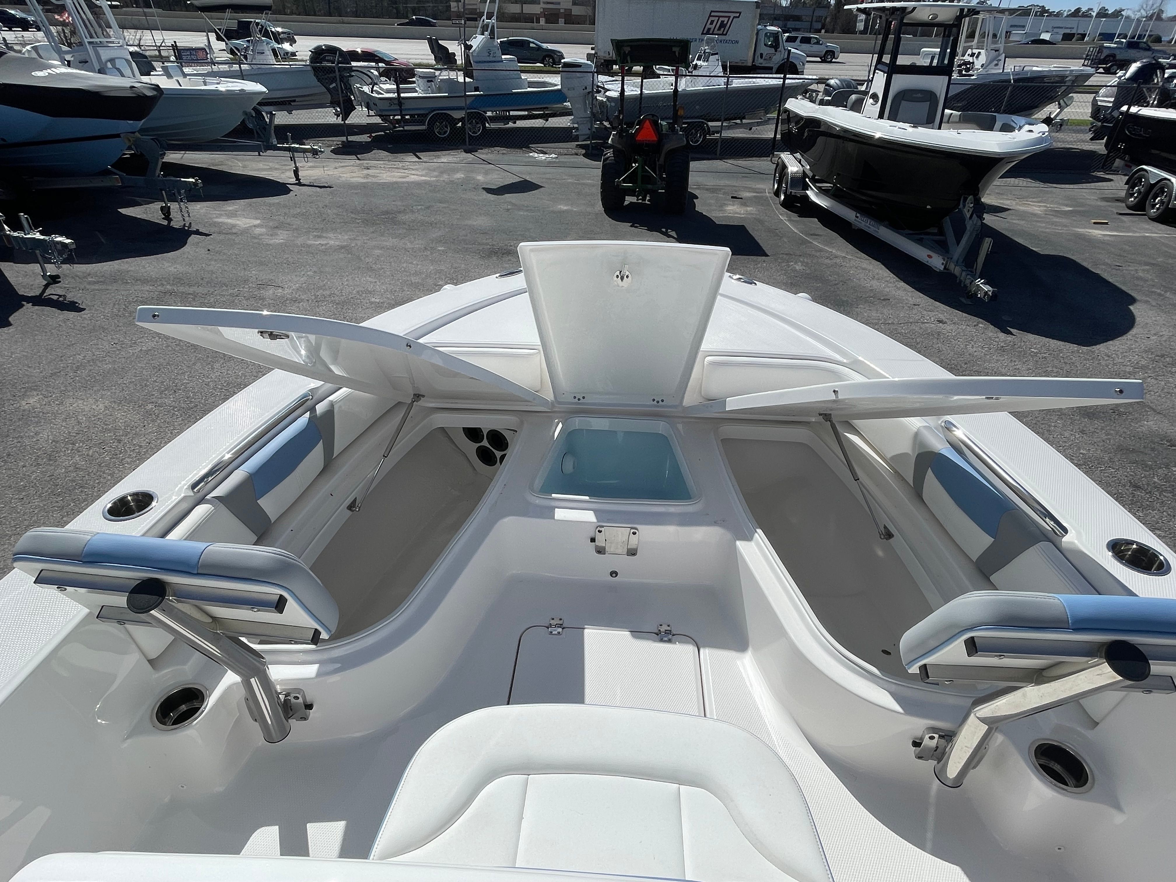 2025 Robalo 226 Cayman DLX - Photo 9