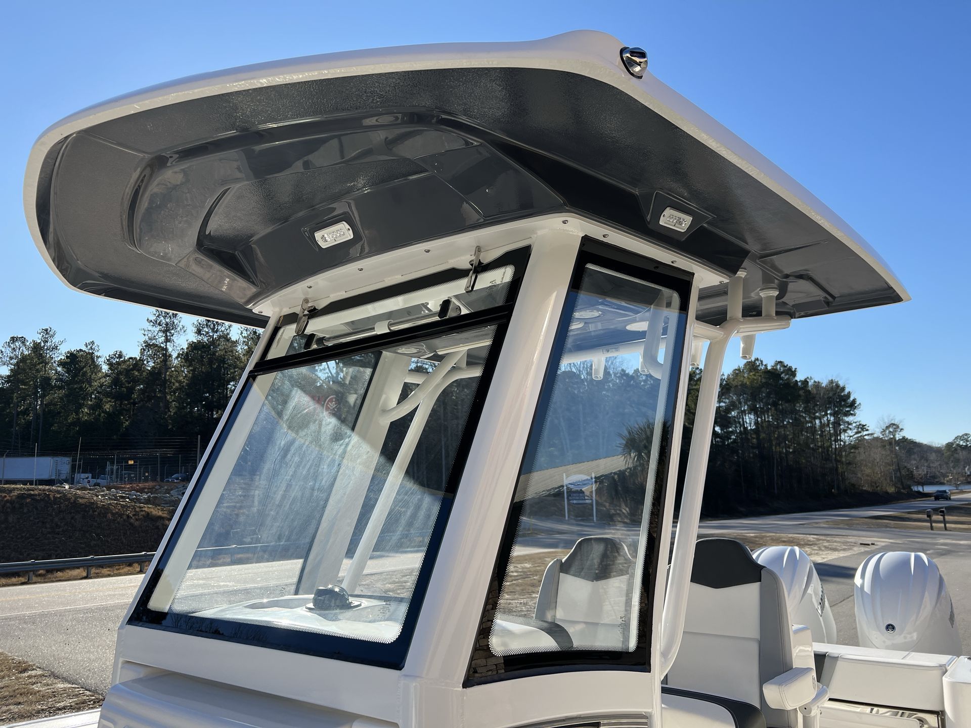 2025 Robalo 250 CC - Photo 11
