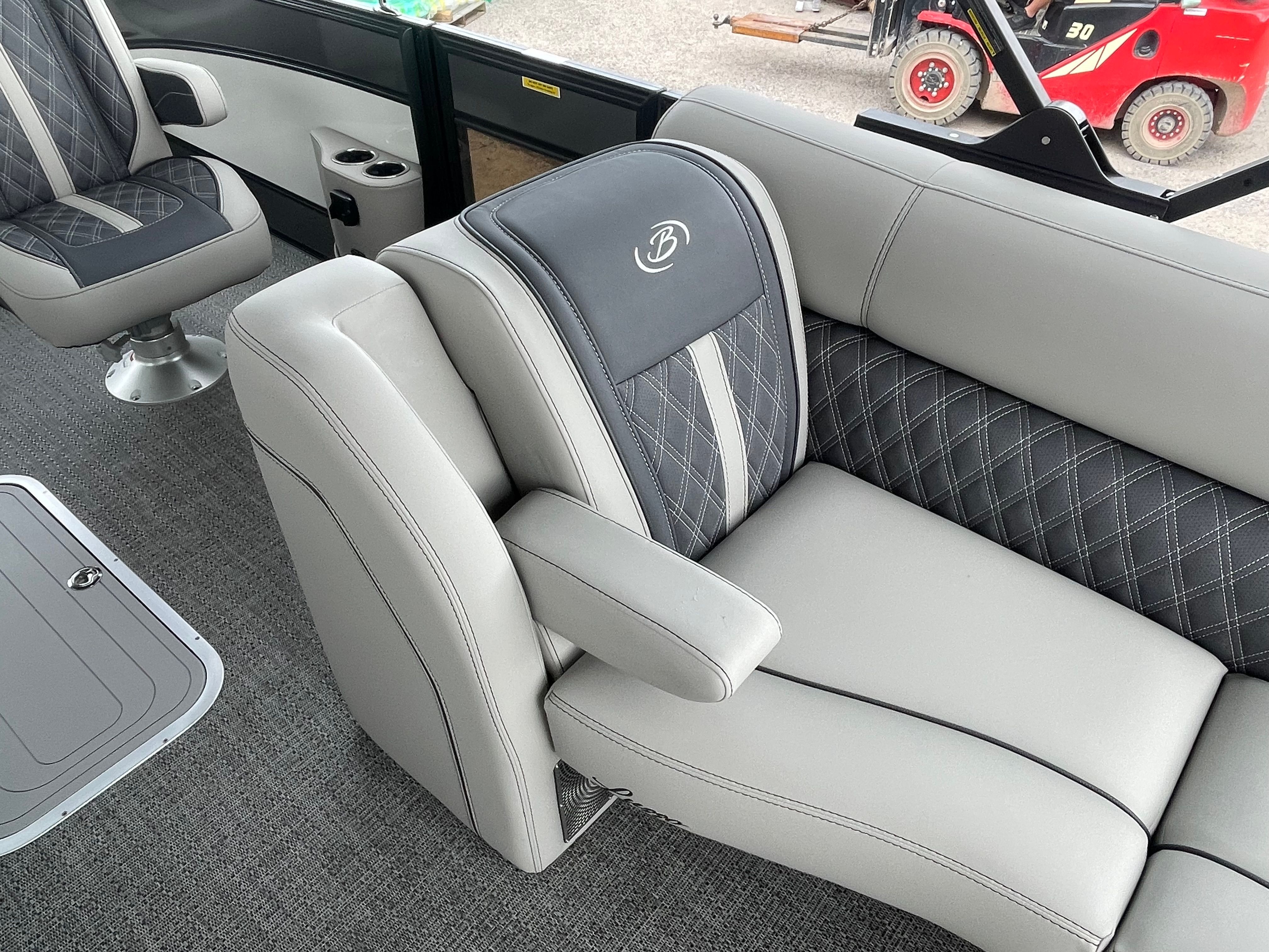 2025 Barletta Lusso L25UC - Photo 21