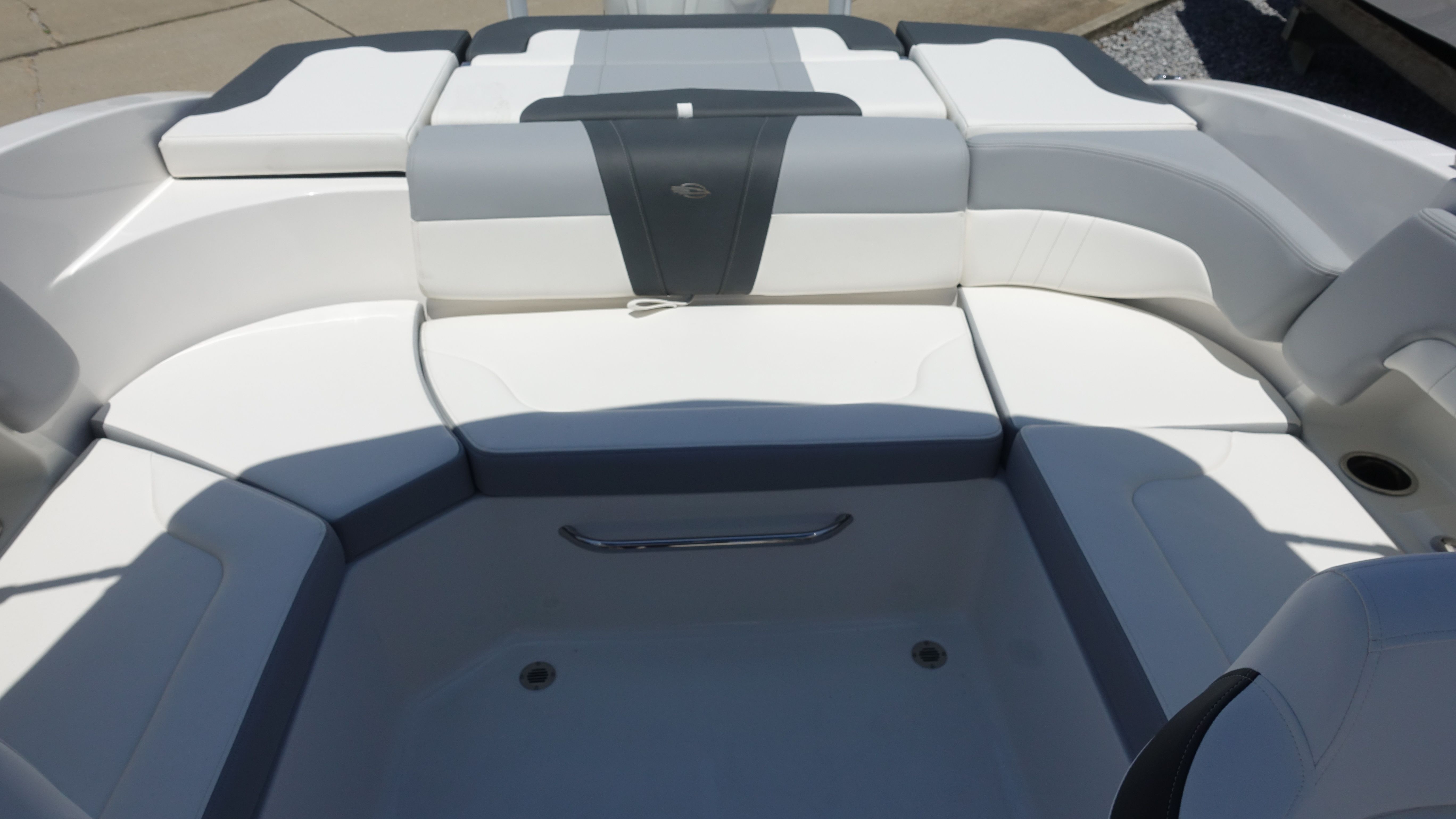 2025 Chaparral 23 SSI OB - Photo 18