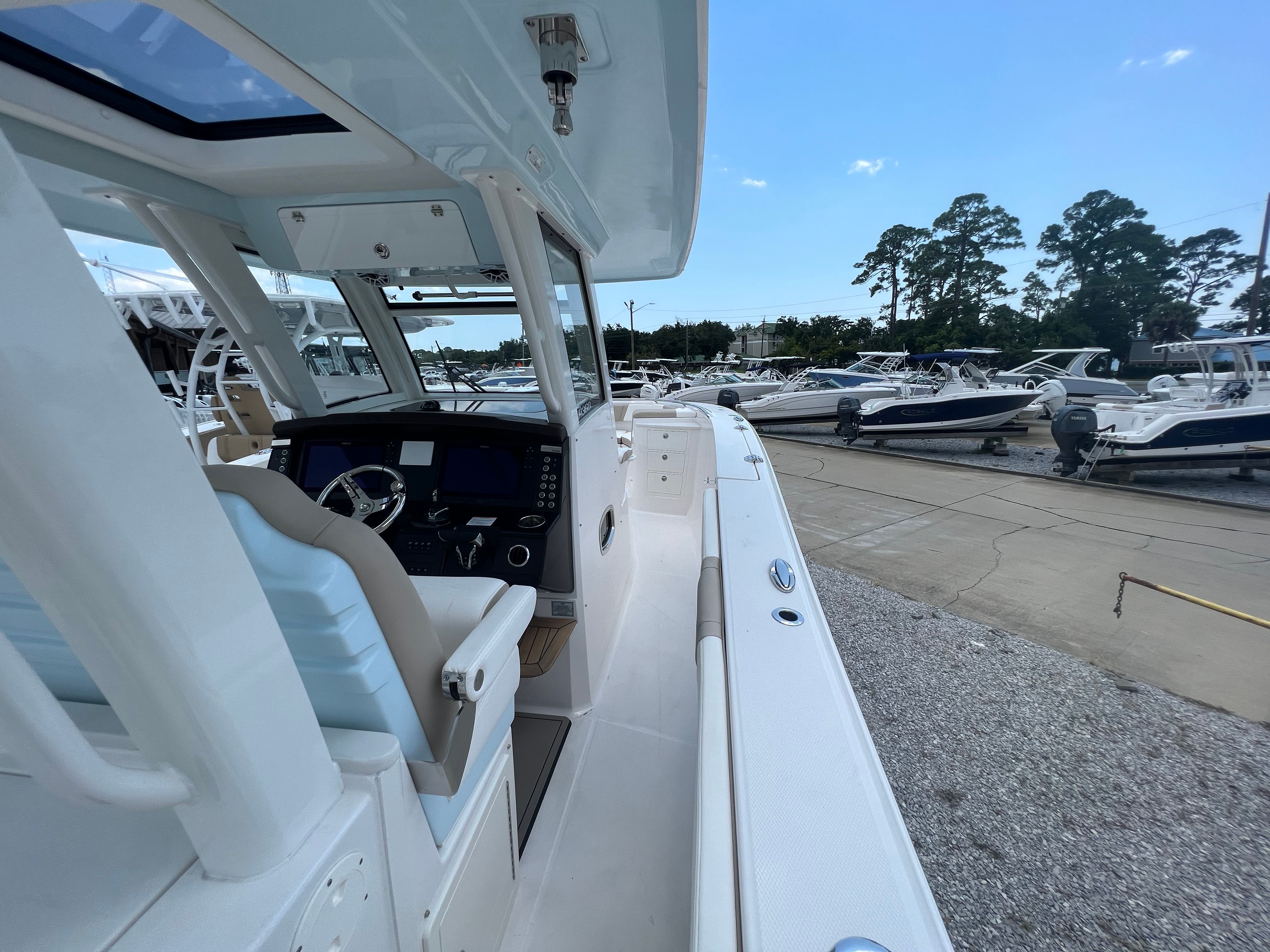 2024 Robalo 360 CC - Photo 12