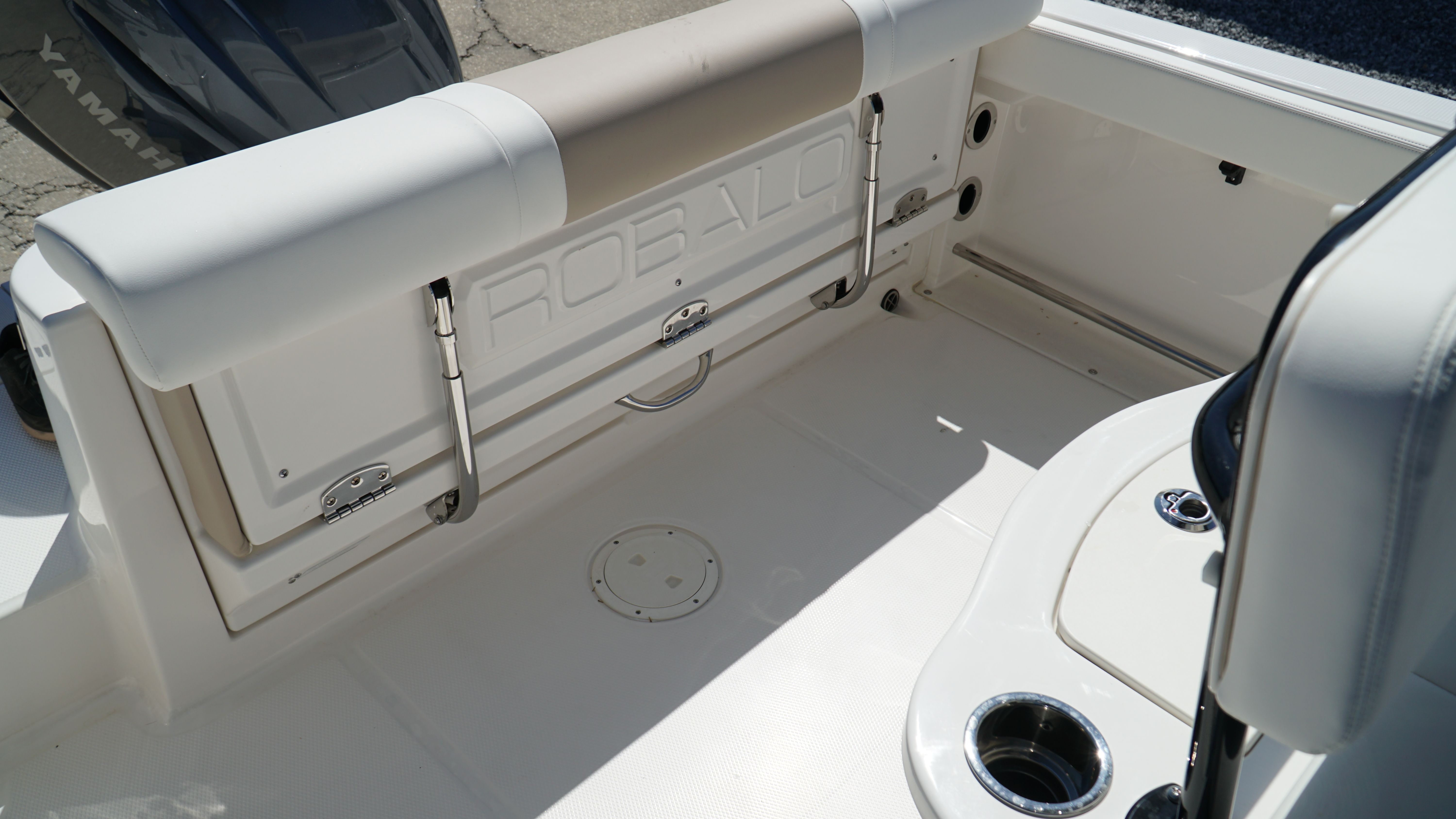 2025 Robalo 222 CC - Photo 26