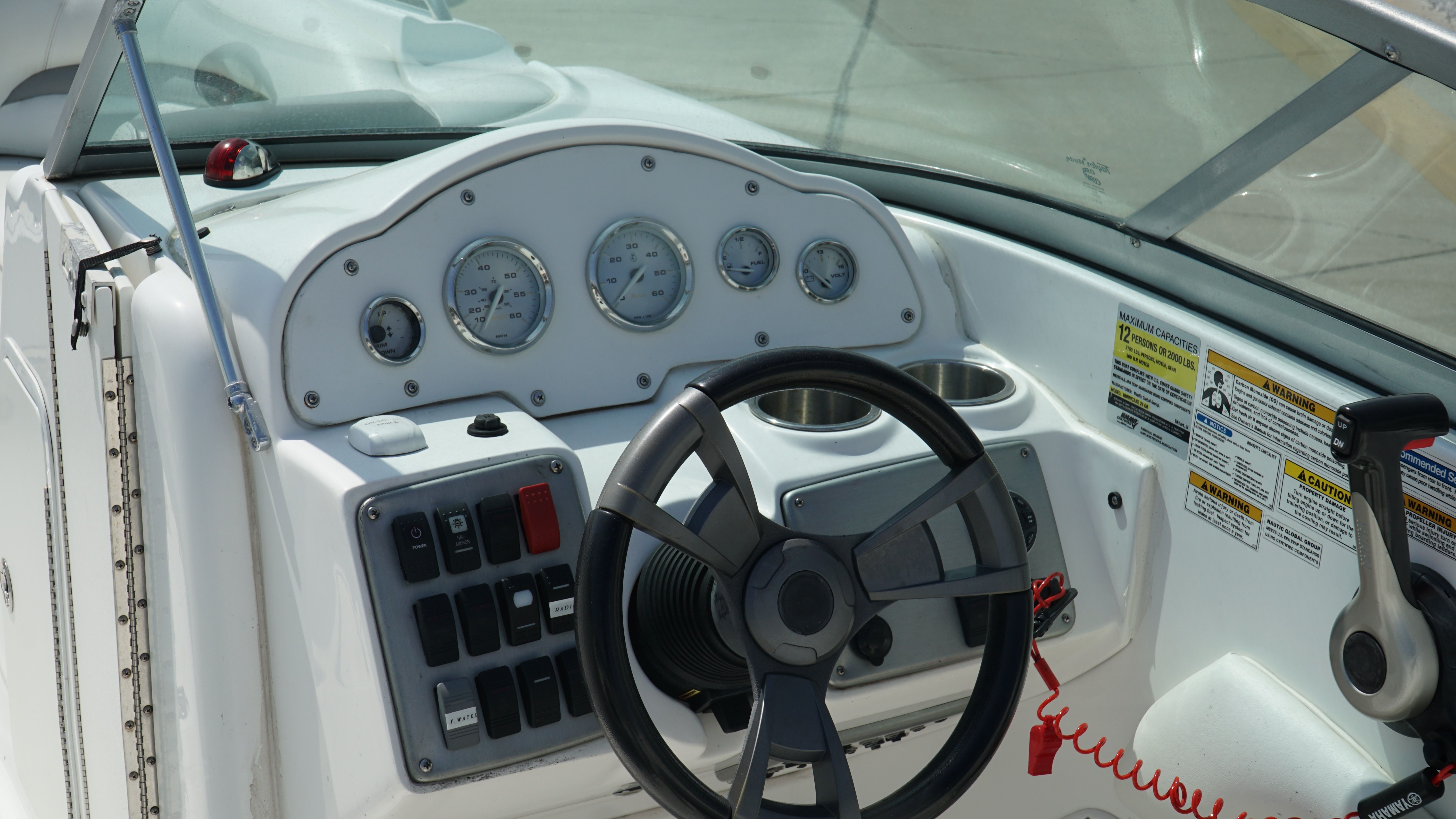2015 Hurricane Sundeck 2400 OB - Photo 10