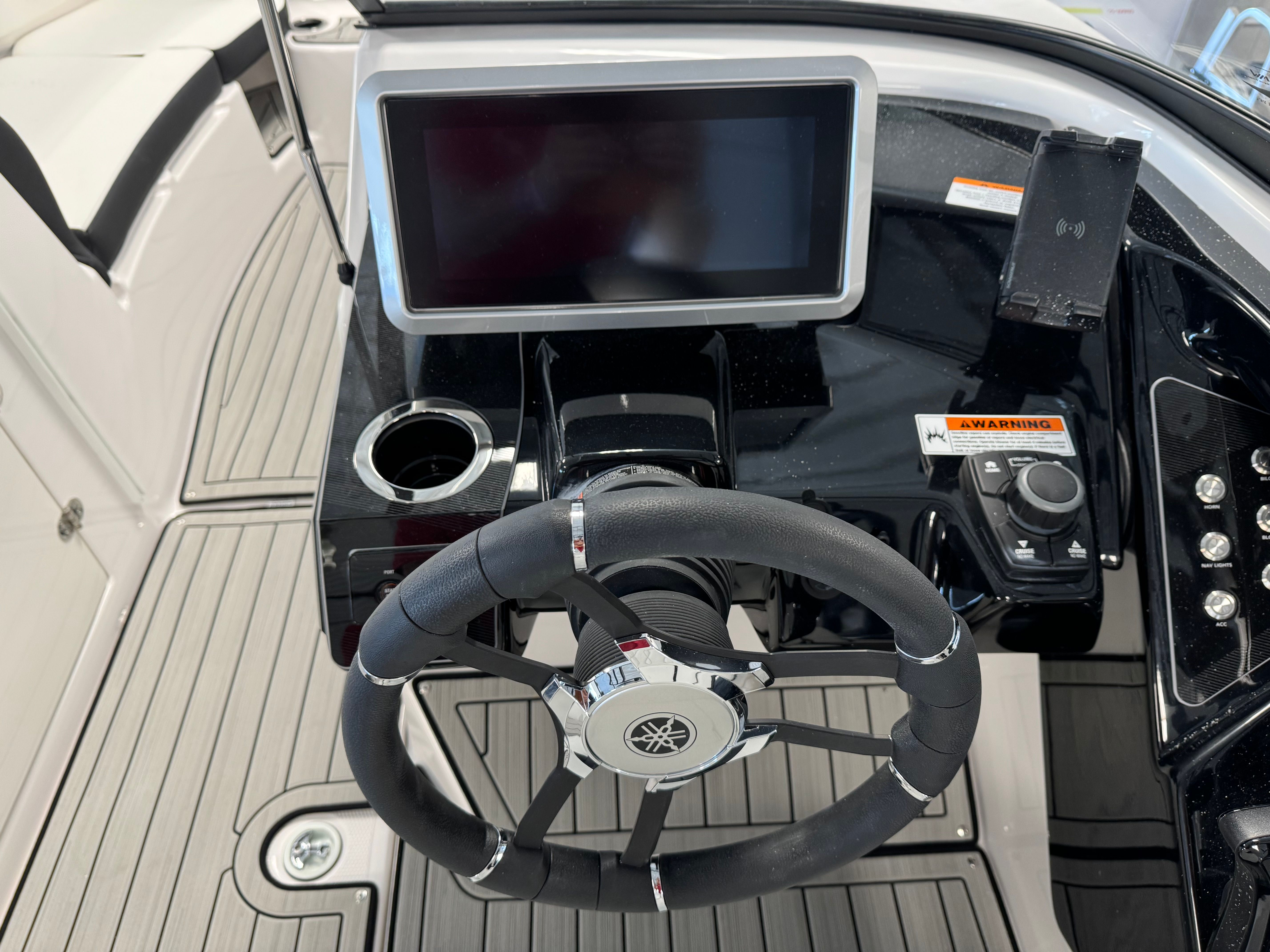2025 Yamaha 252 SE — photo 38 view