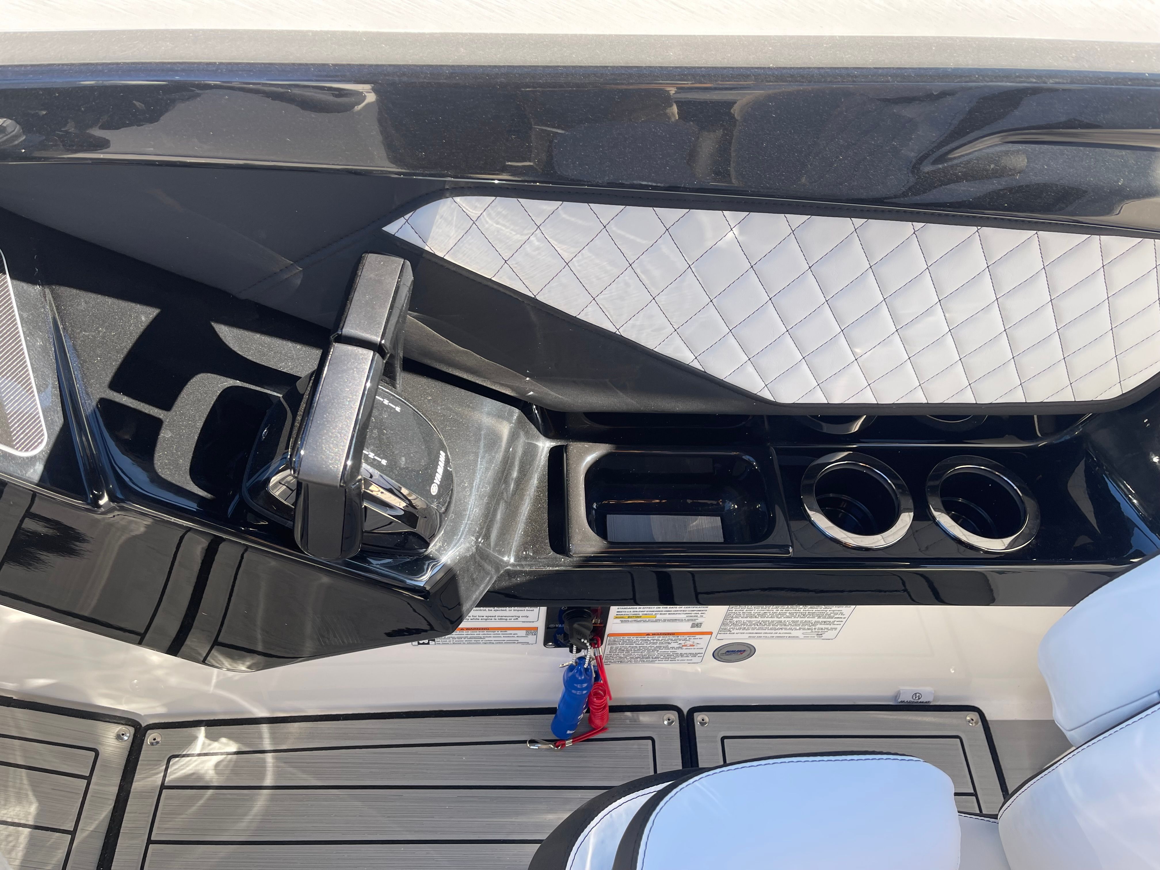 2025 Yamaha 252 SE — photo 22 view