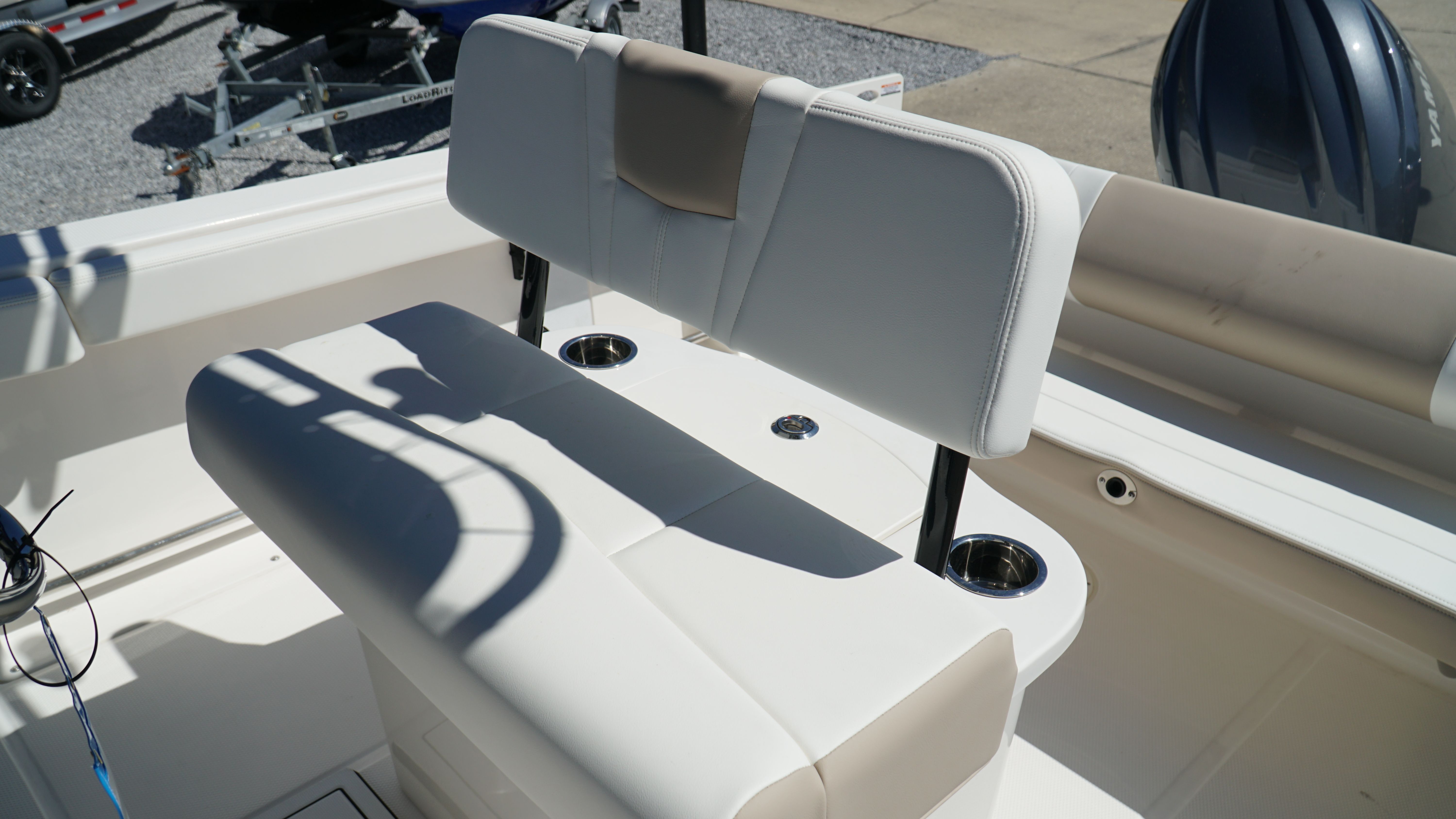 2025 Robalo 222 CC - Photo 6